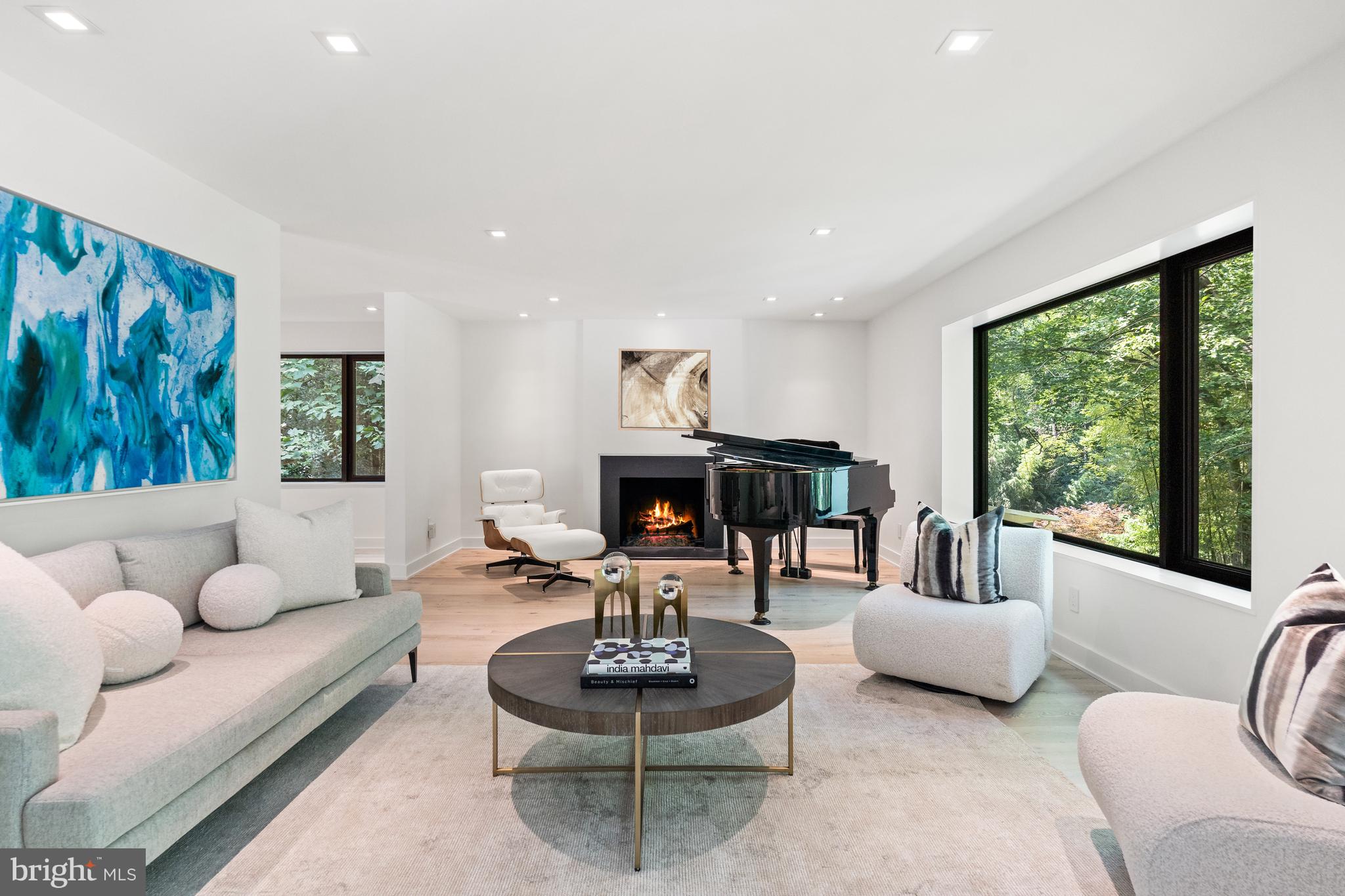 BRADLEY HILLS GROVE - Residential