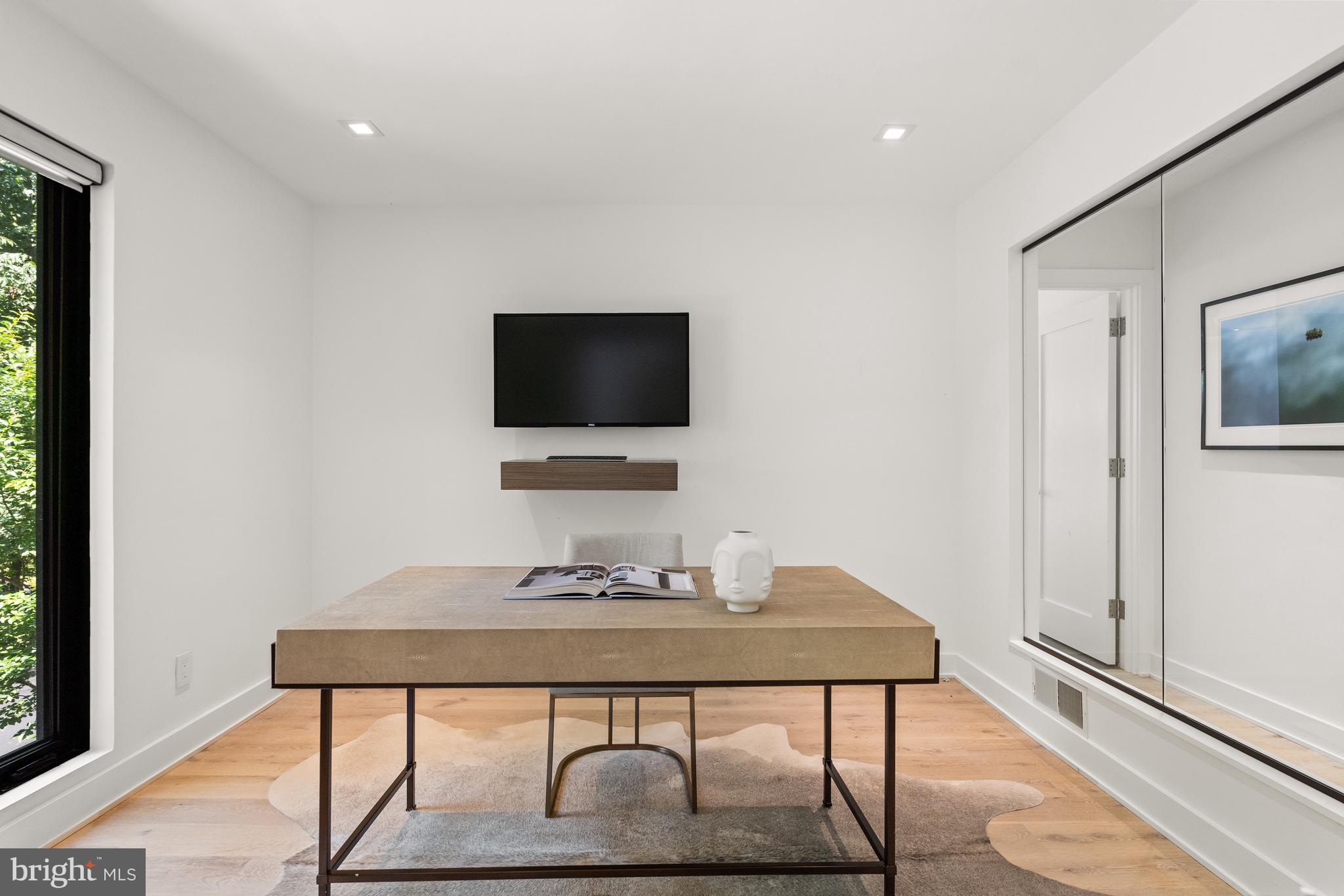 BRADLEY HILLS GROVE - Residential