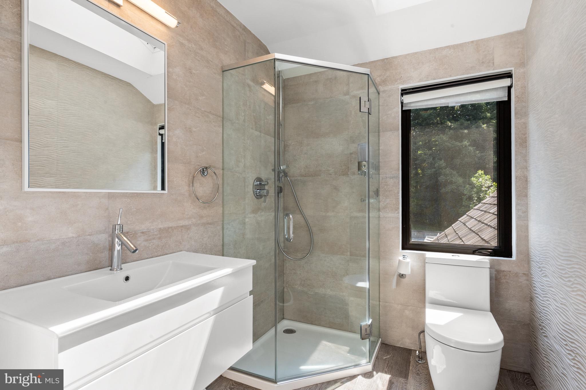 BRADLEY HILLS GROVE - Residential