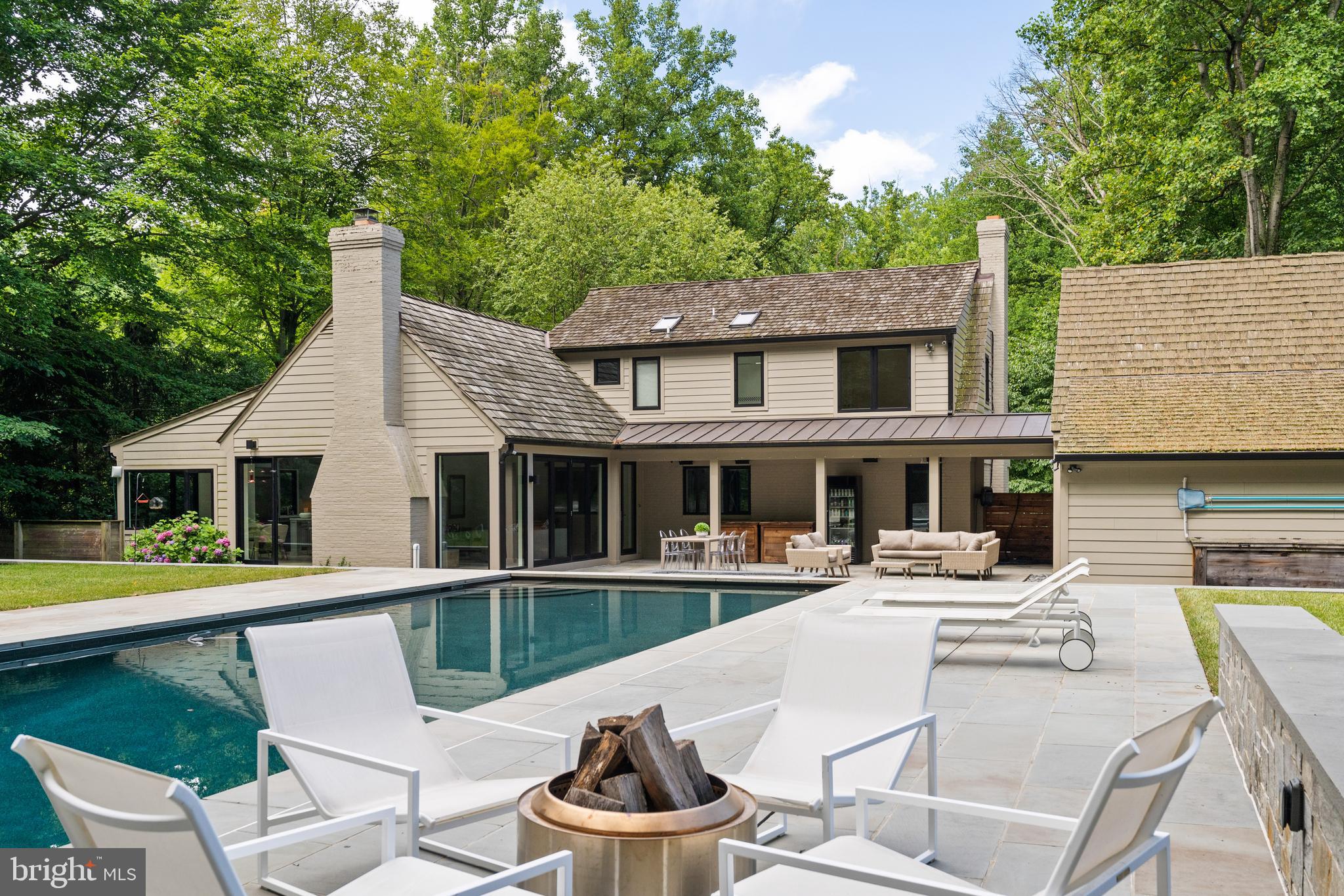 BRADLEY HILLS GROVE - Residential