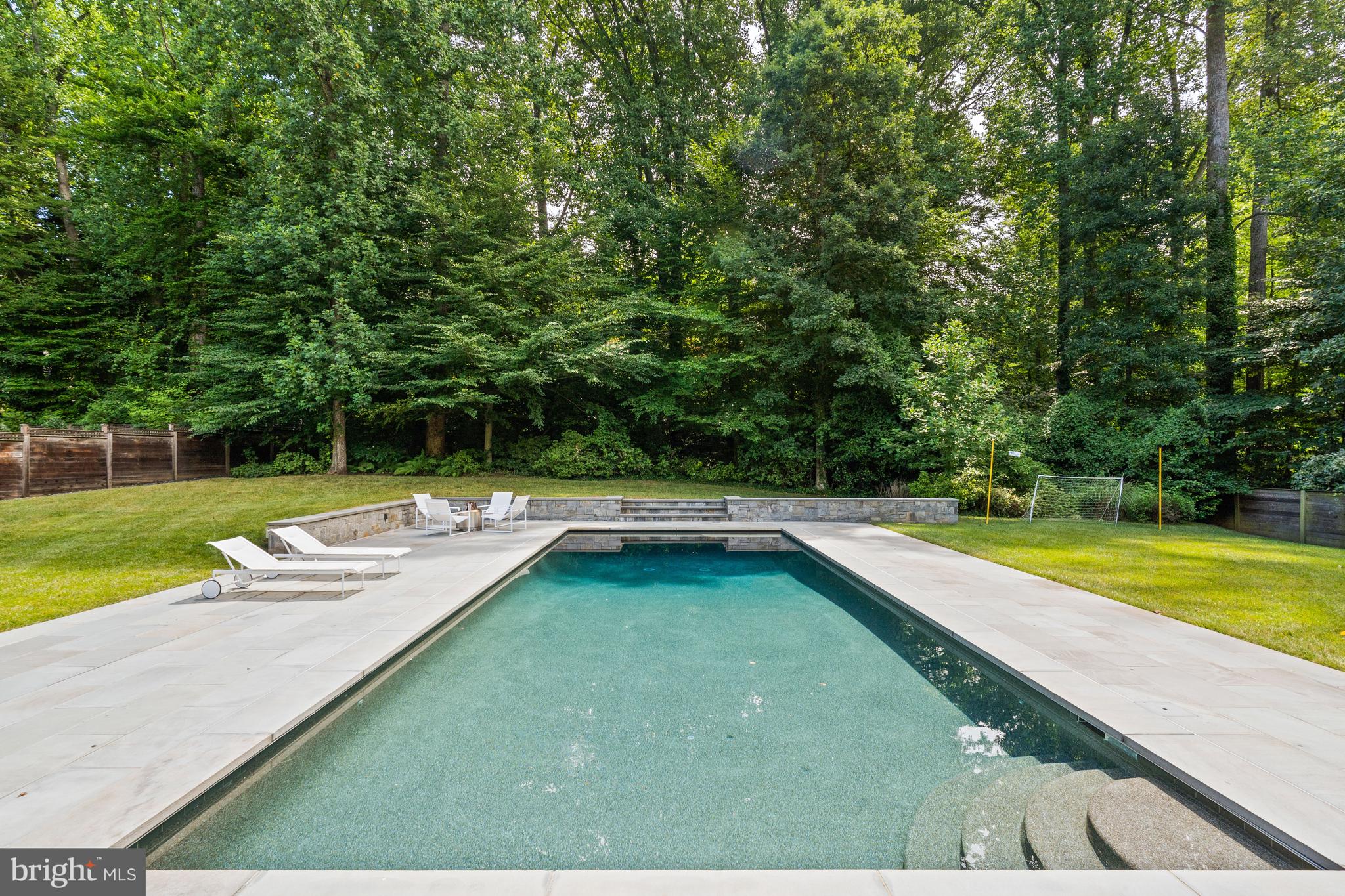 BRADLEY HILLS GROVE - Residential