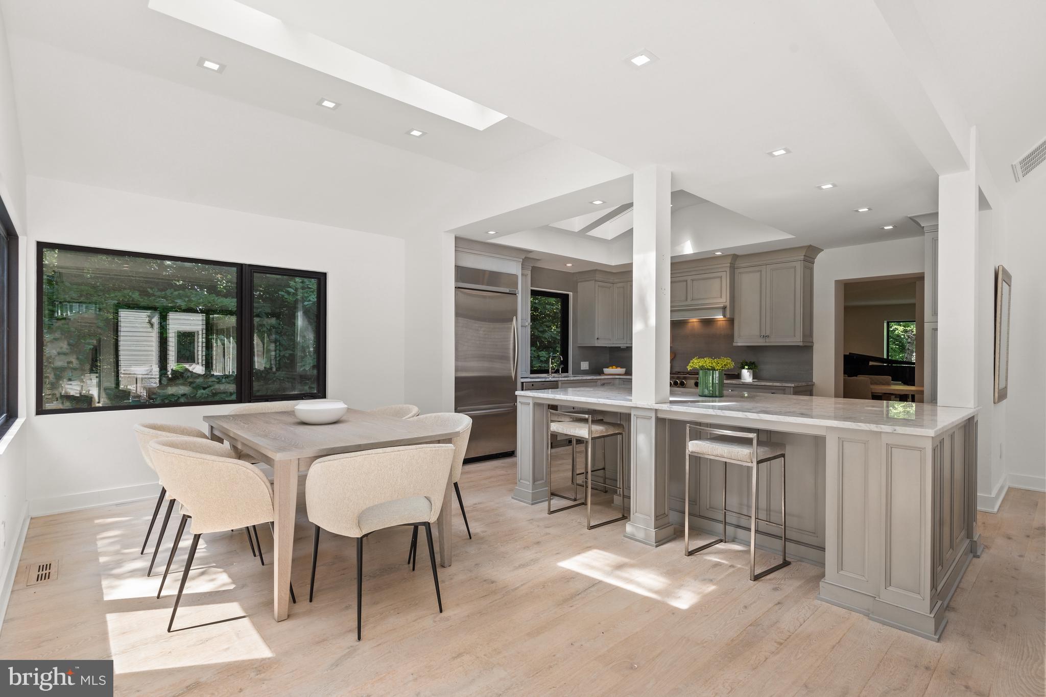 BRADLEY HILLS GROVE - Residential