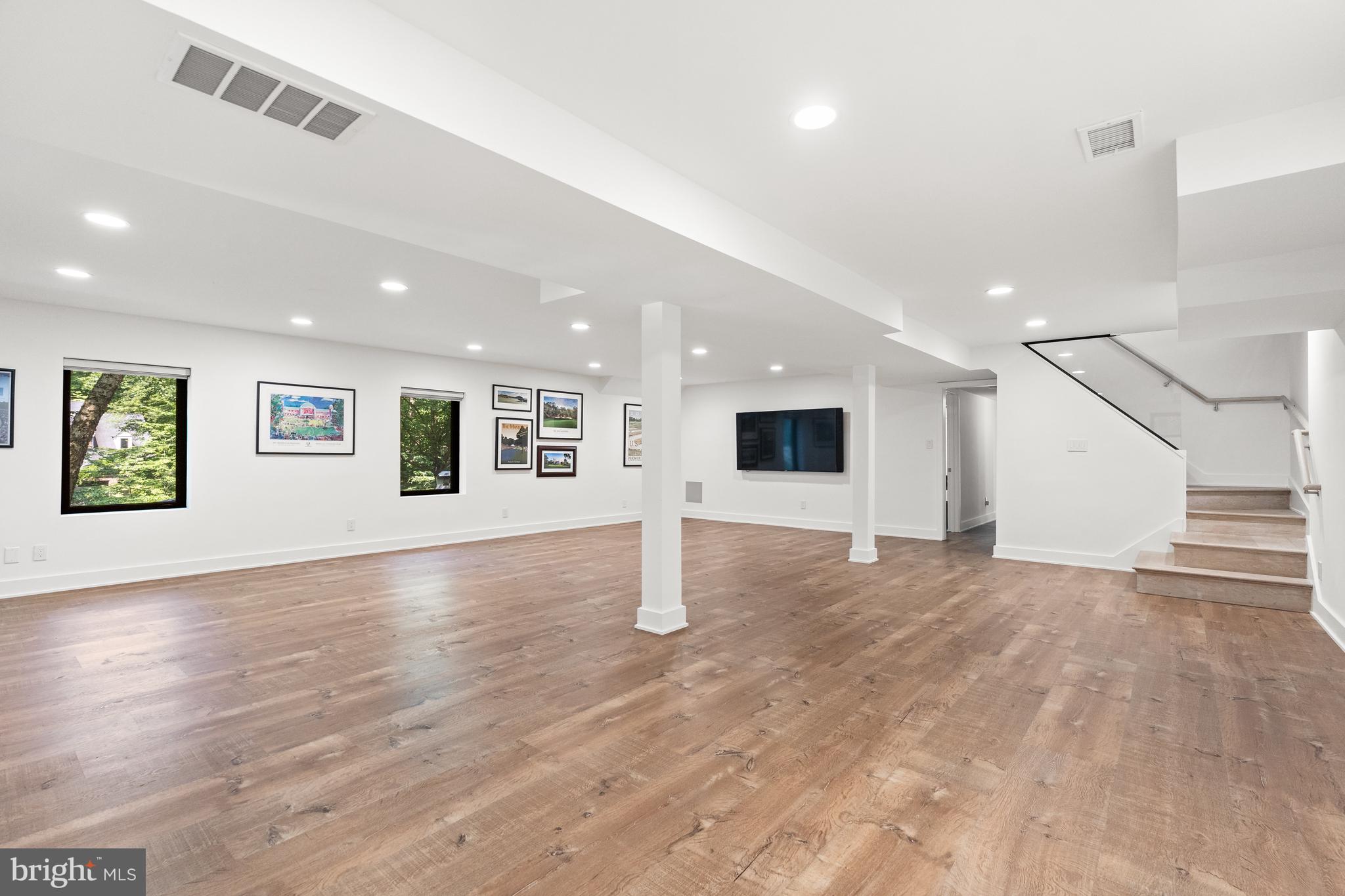 BRADLEY HILLS GROVE - Residential