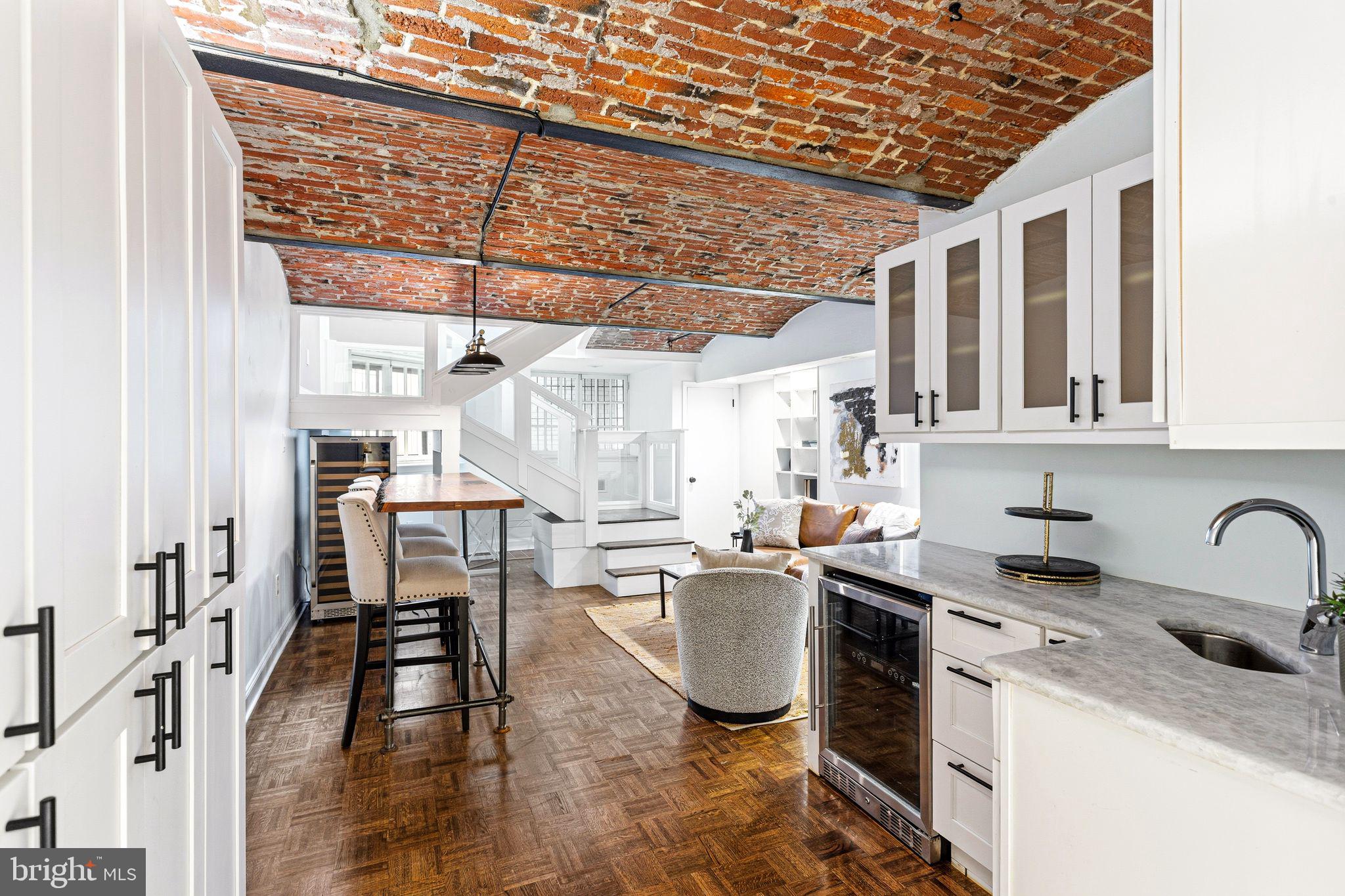 SOCIETY HILL - Residential