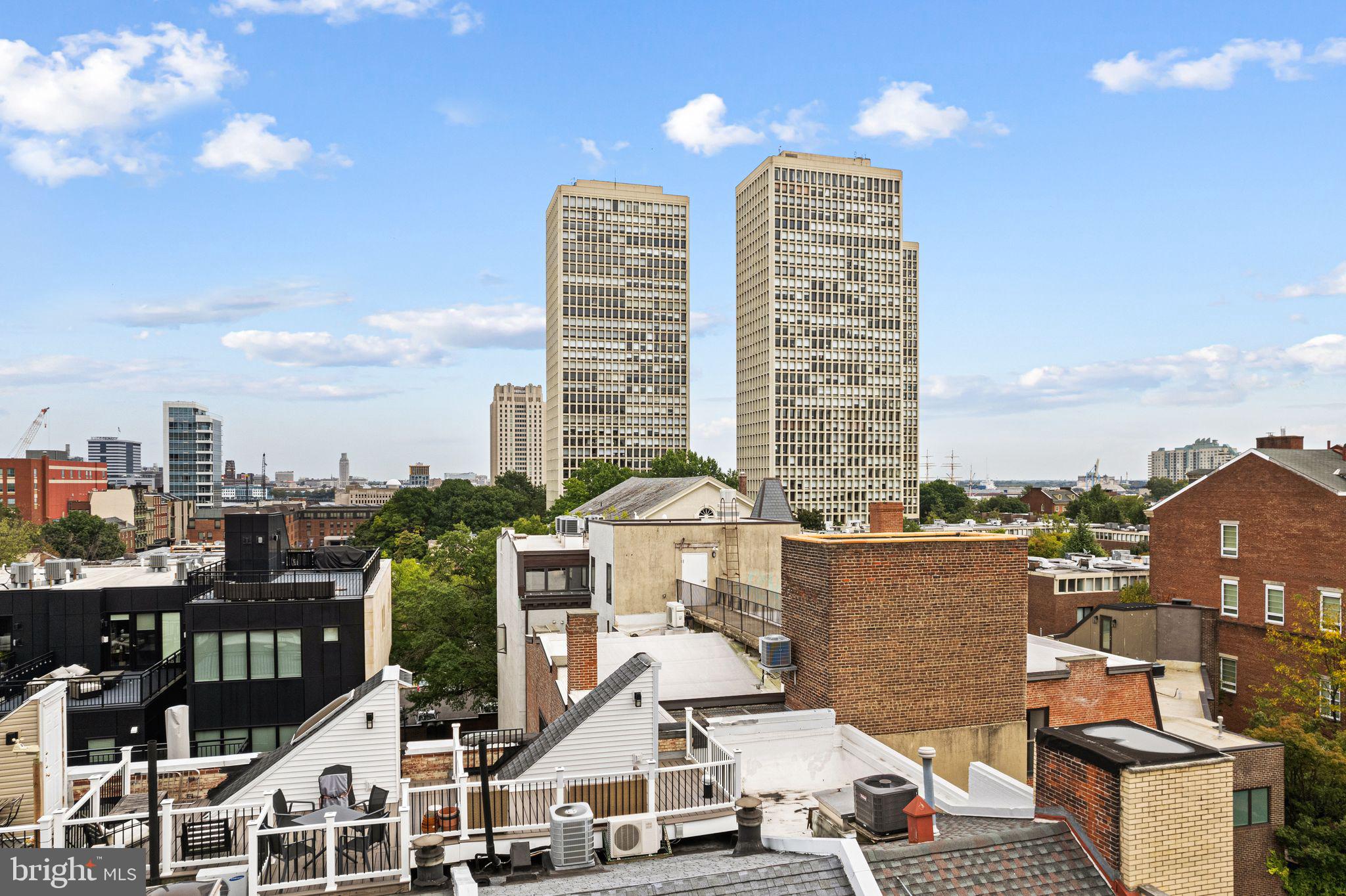 SOCIETY HILL - Residential