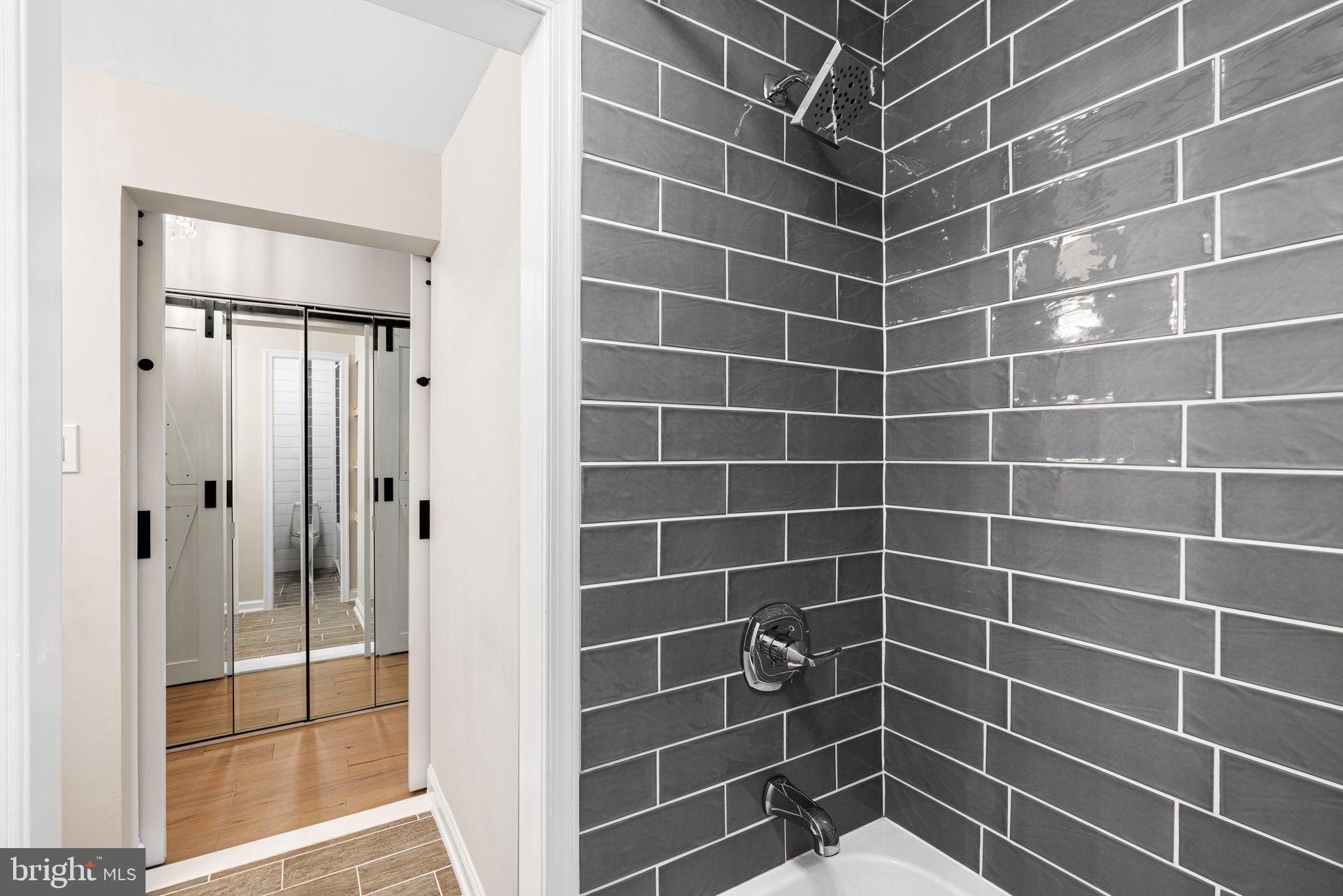 SOCIETY HILL - Residential