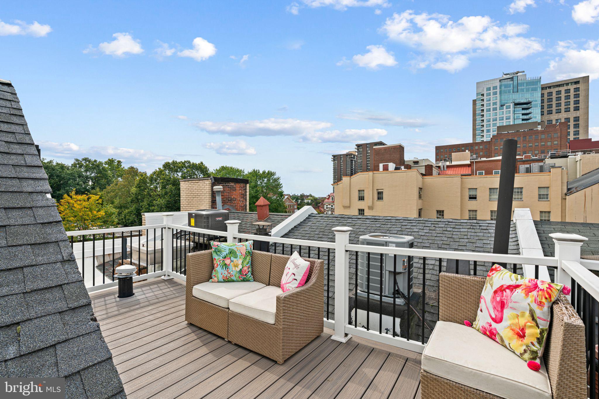 SOCIETY HILL - Residential