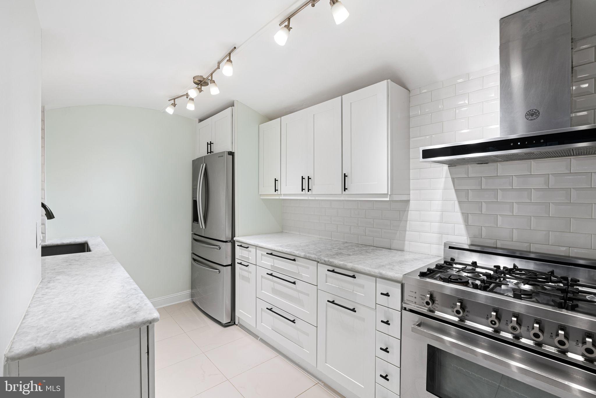 SOCIETY HILL - Residential