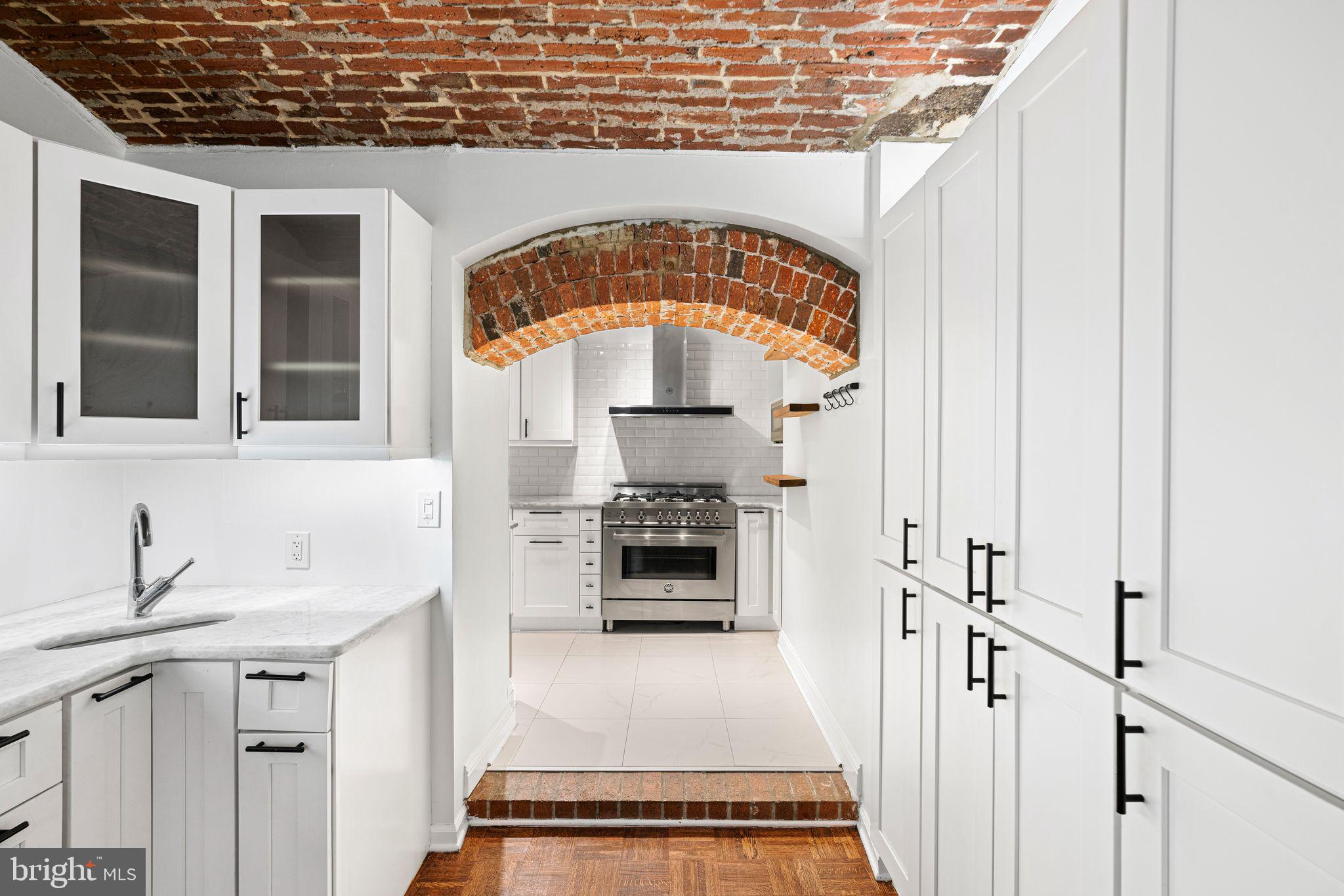 SOCIETY HILL - Residential