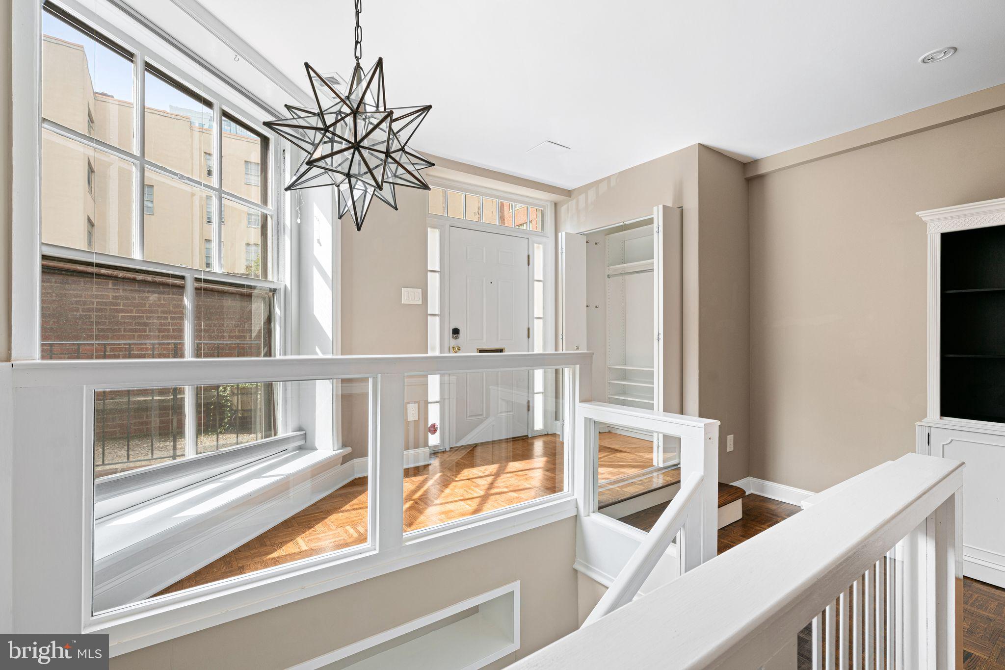 SOCIETY HILL - Residential