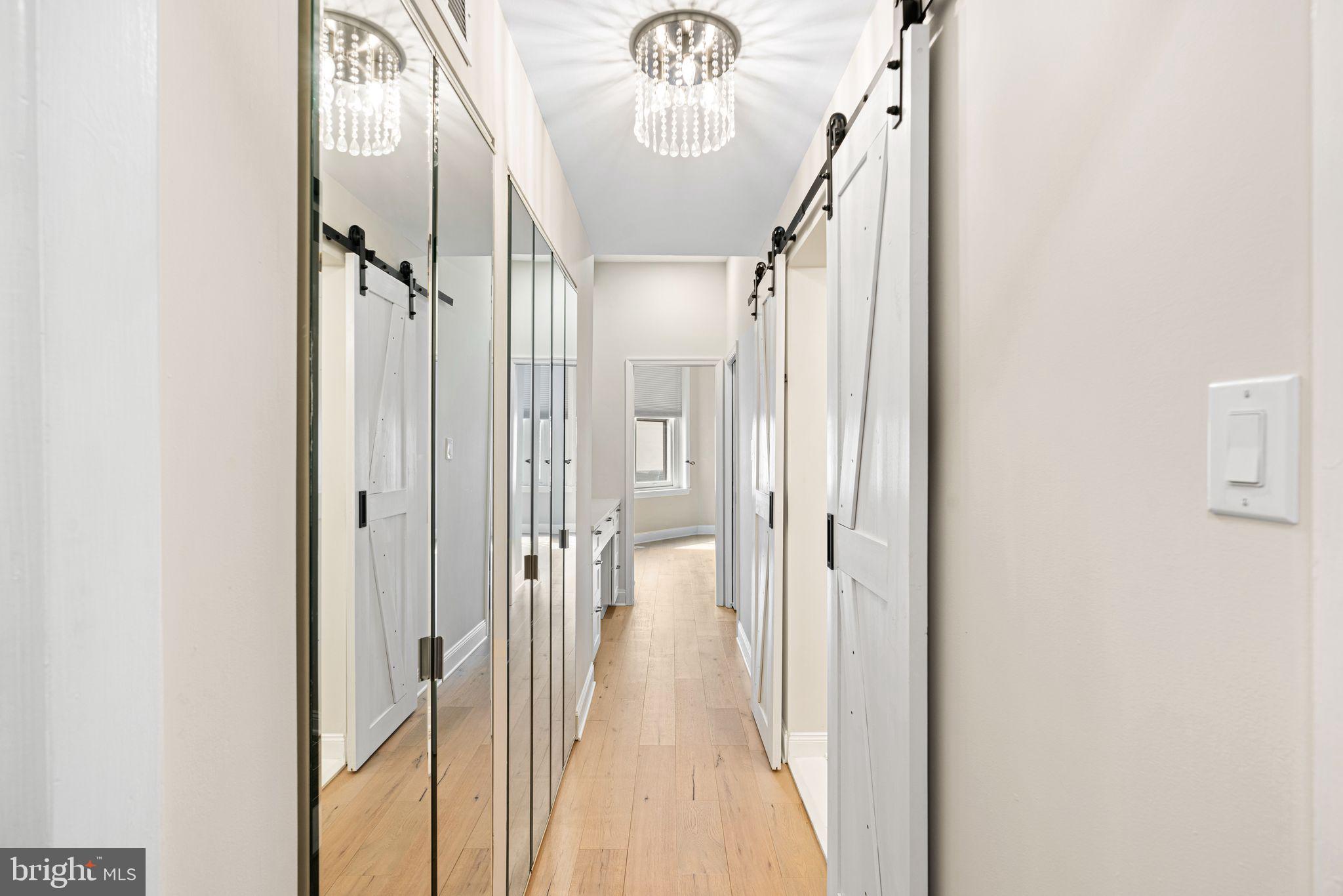 SOCIETY HILL - Residential