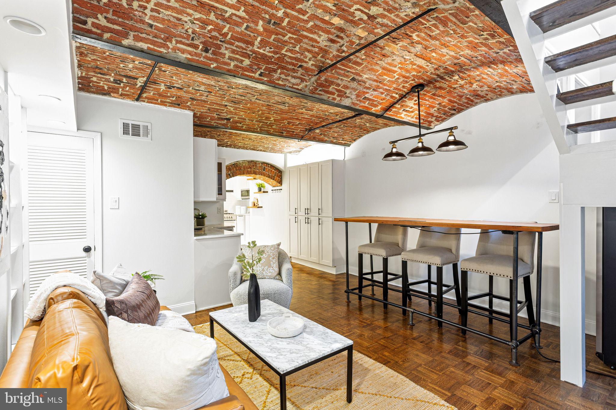 SOCIETY HILL - Residential