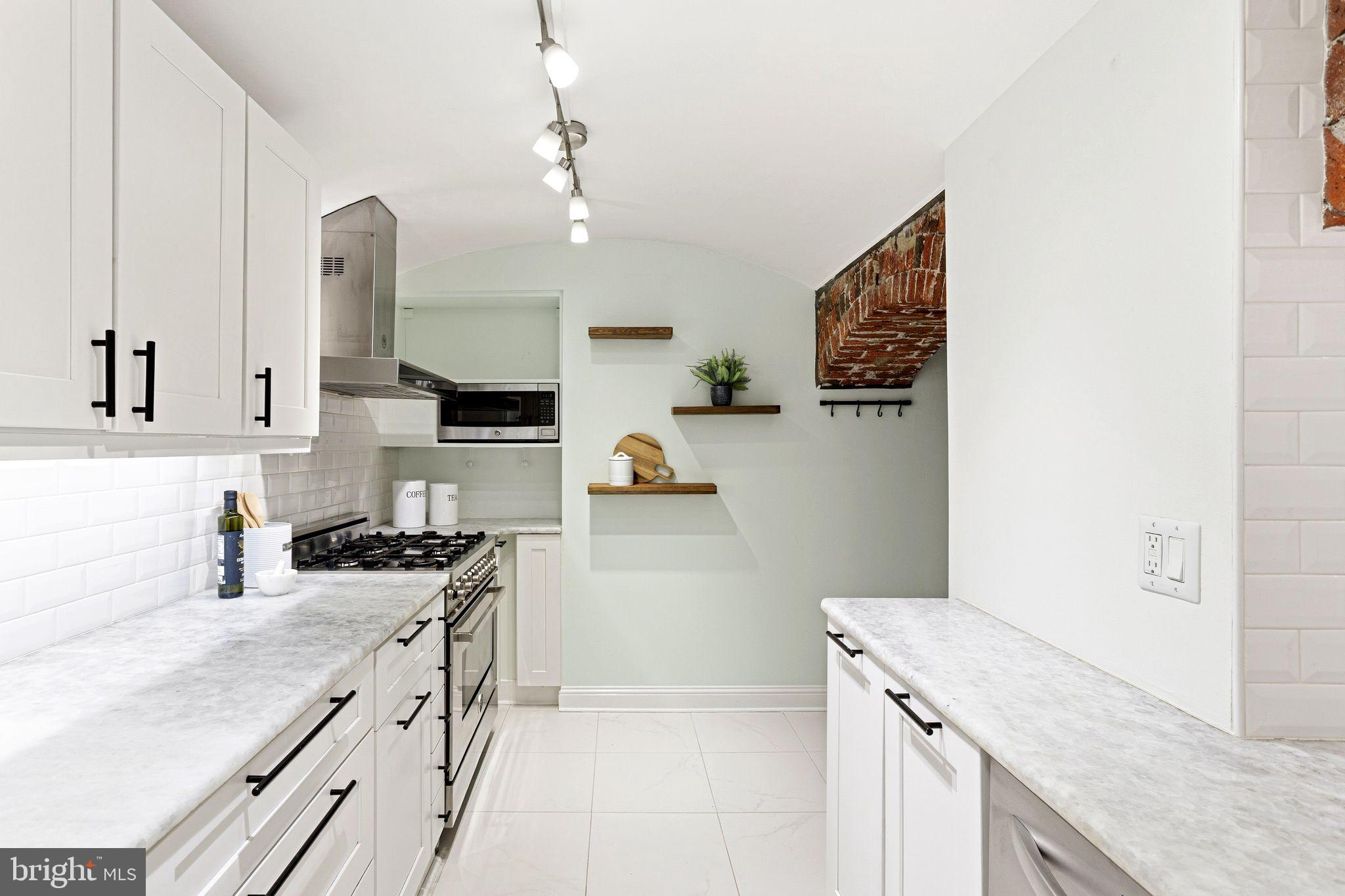 SOCIETY HILL - Residential