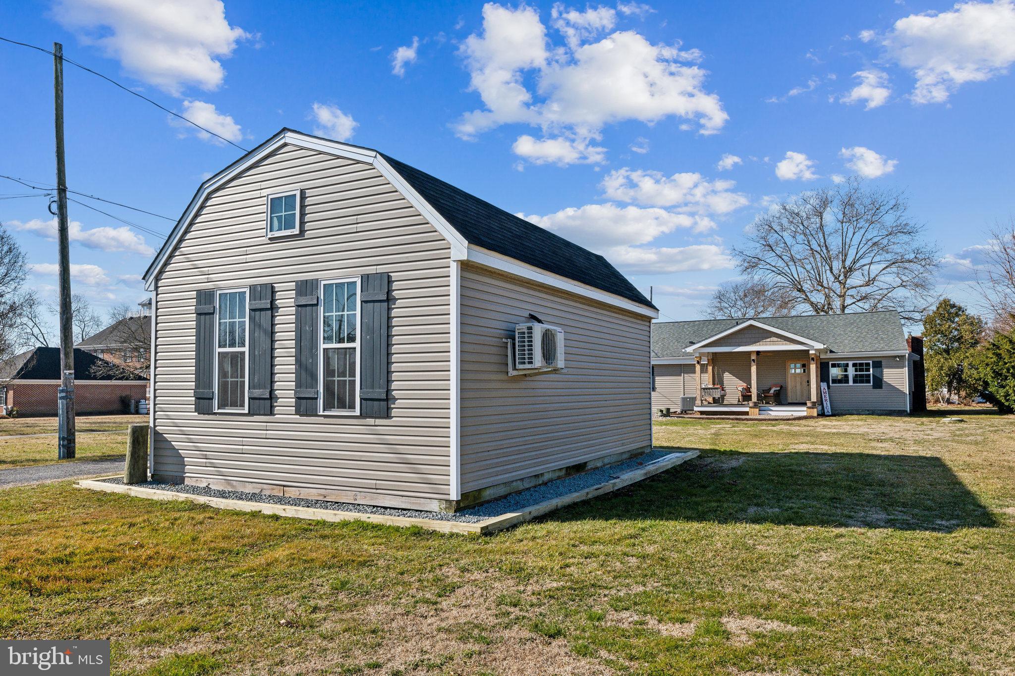 BOWLEYS QUARTERS - Residential