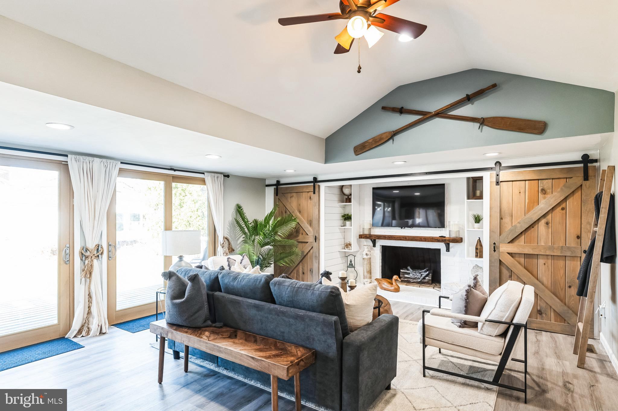 BOWLEYS QUARTERS - Residential