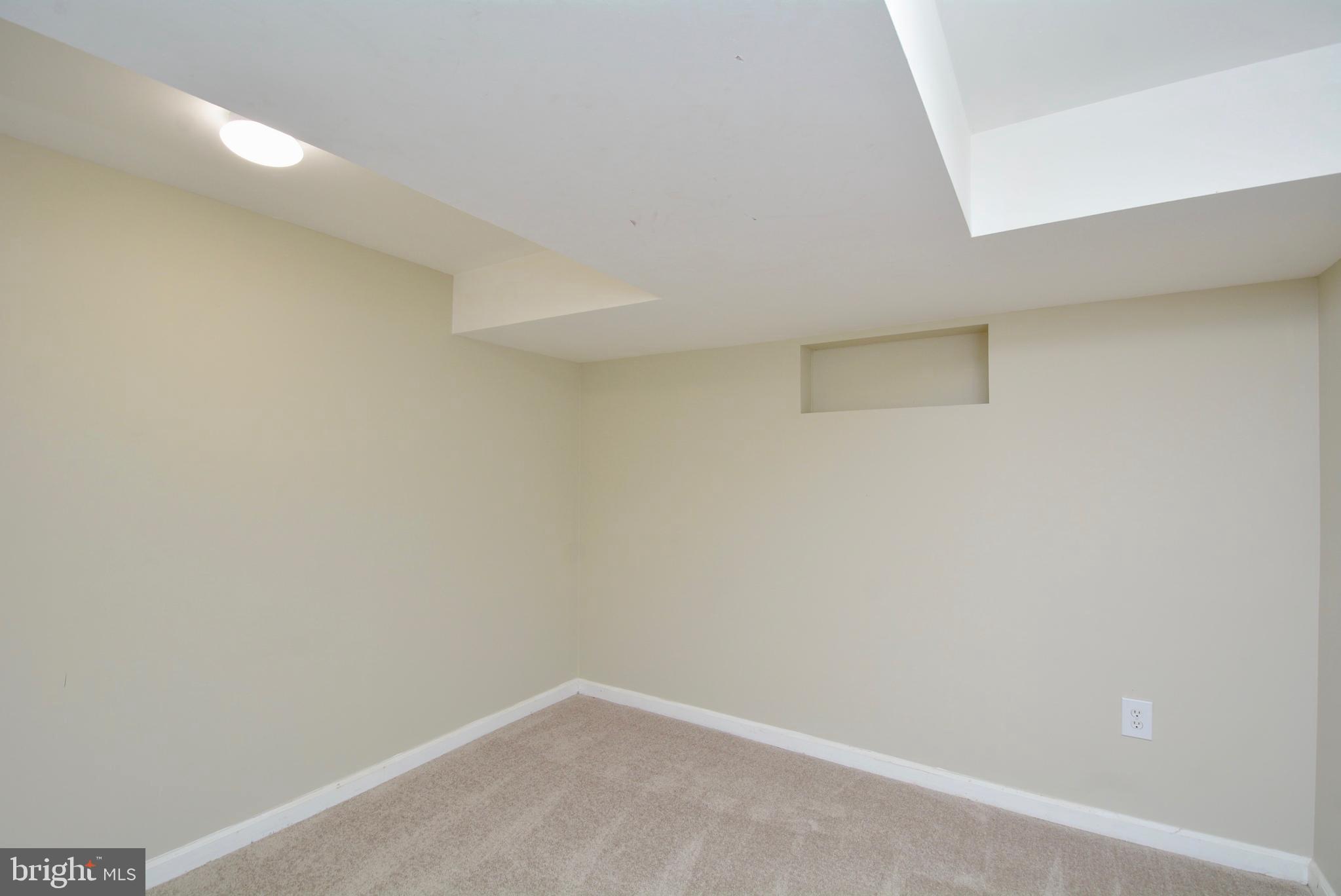 FOREST HEIGHTS - Residential Lease