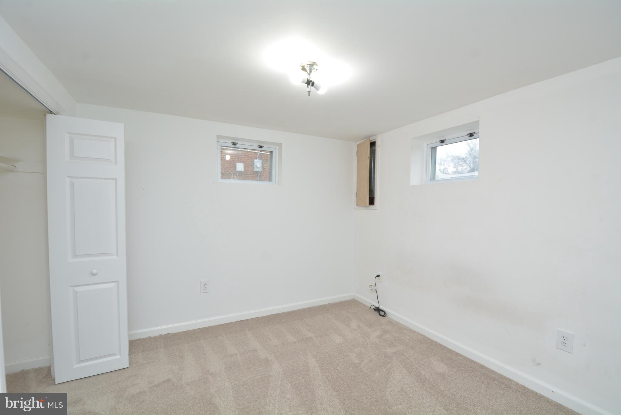 FOREST HEIGHTS - Residential Lease