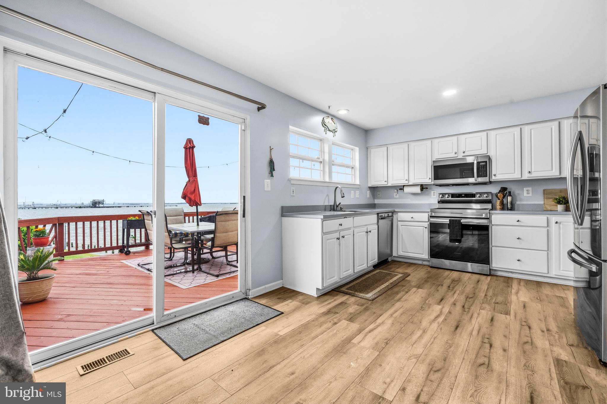 STONEY BEACH - Residential