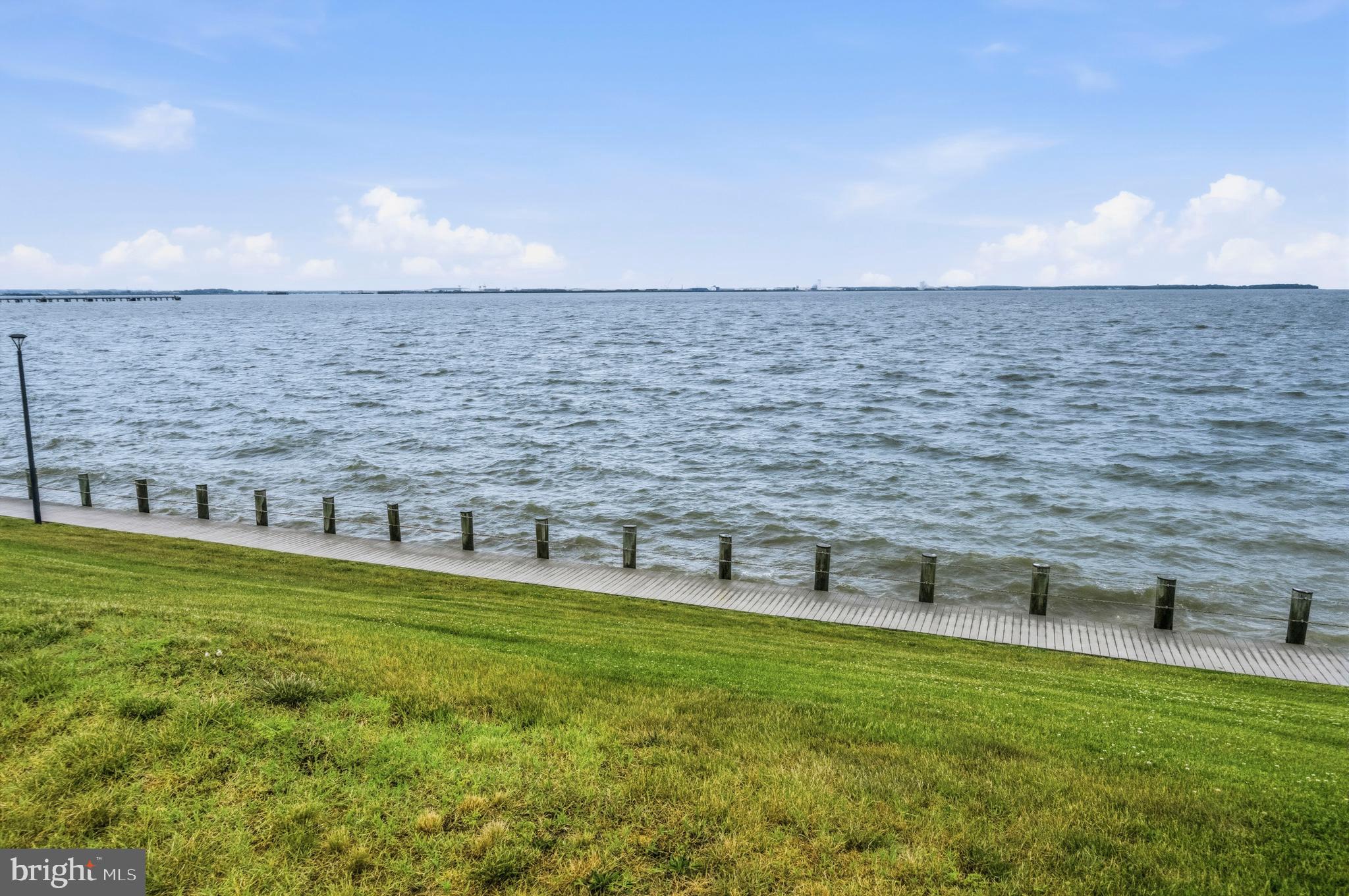 STONEY BEACH - Residential