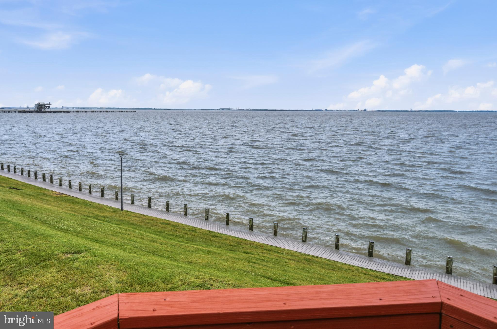 STONEY BEACH - Residential