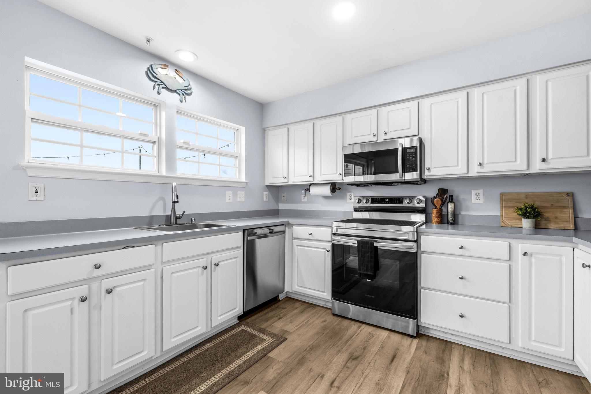STONEY BEACH - Residential