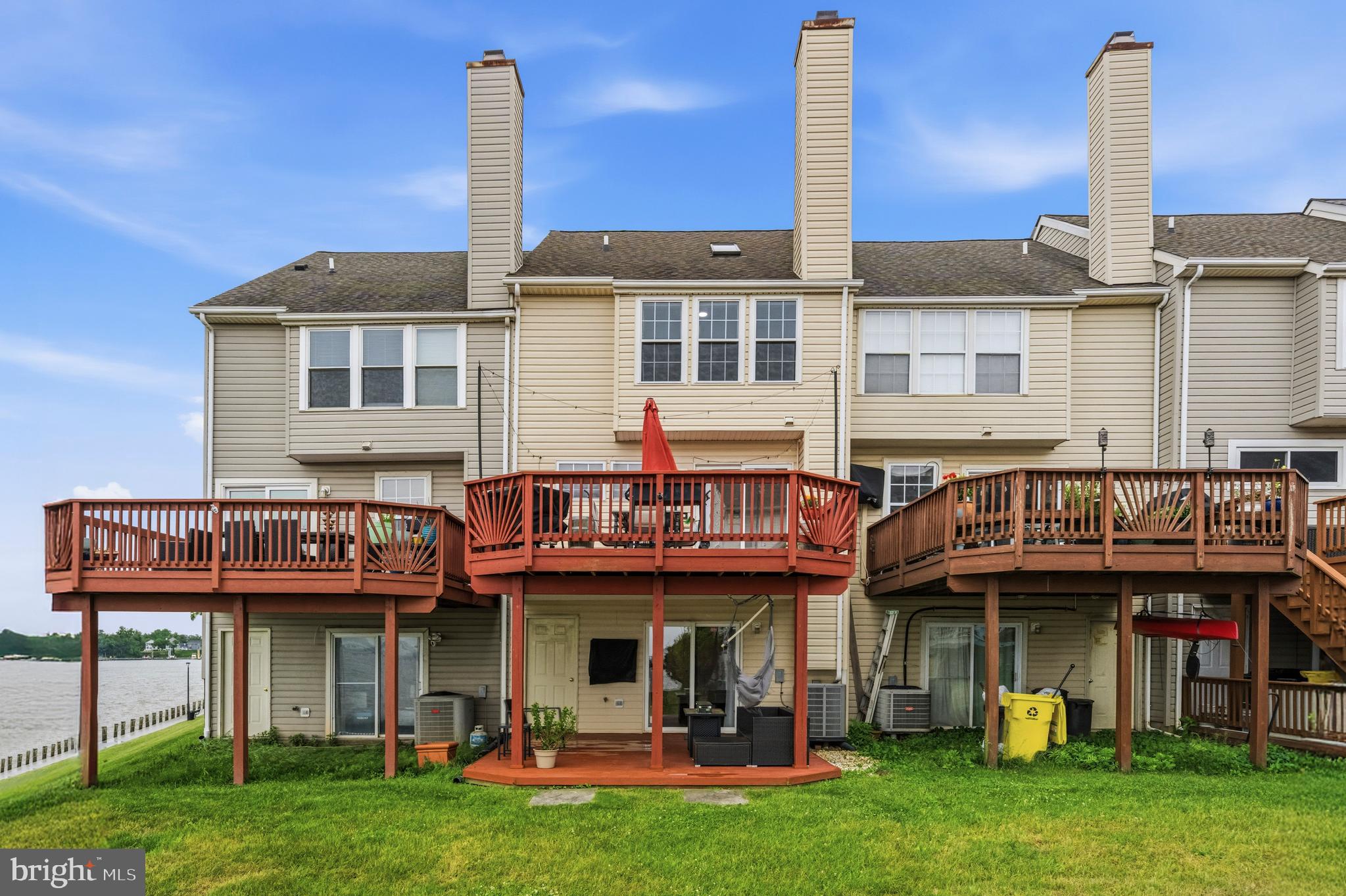 STONEY BEACH - Residential