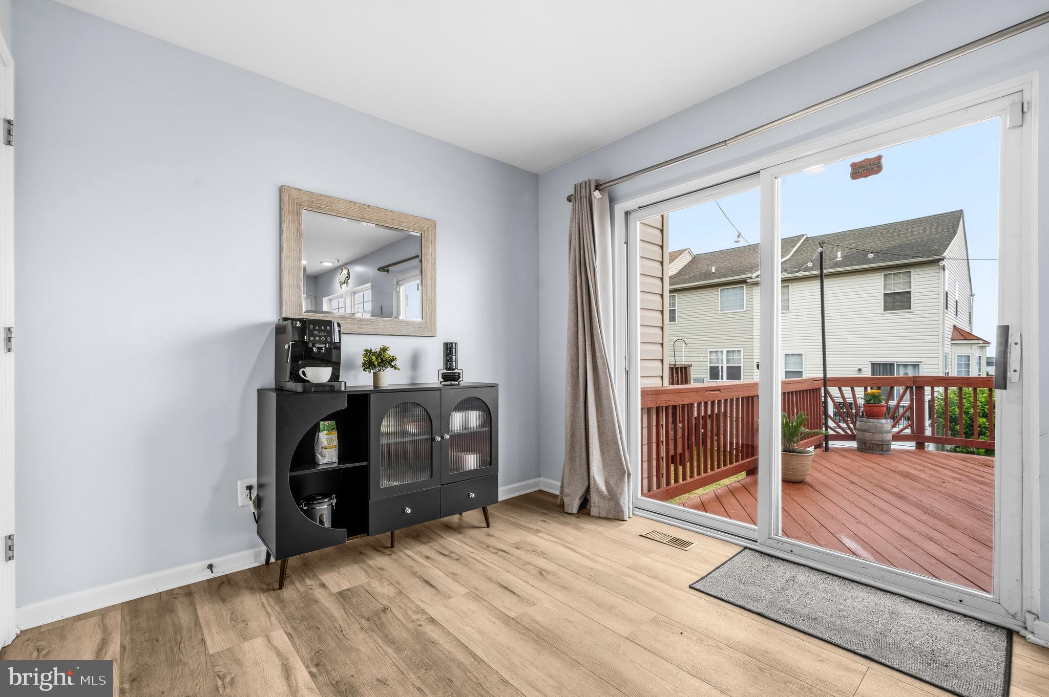 STONEY BEACH - Residential