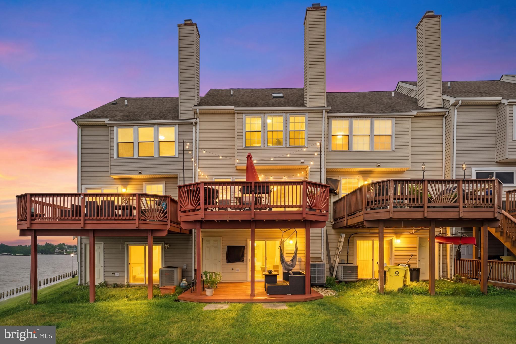 STONEY BEACH - Residential