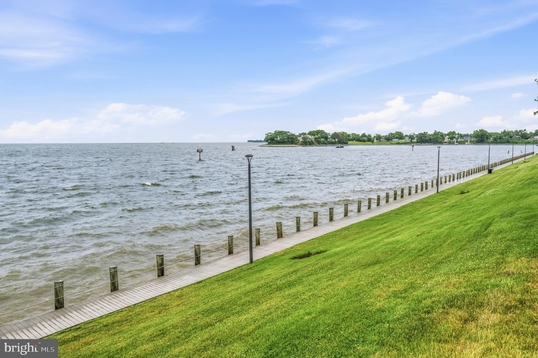 STONEY BEACH - Residential