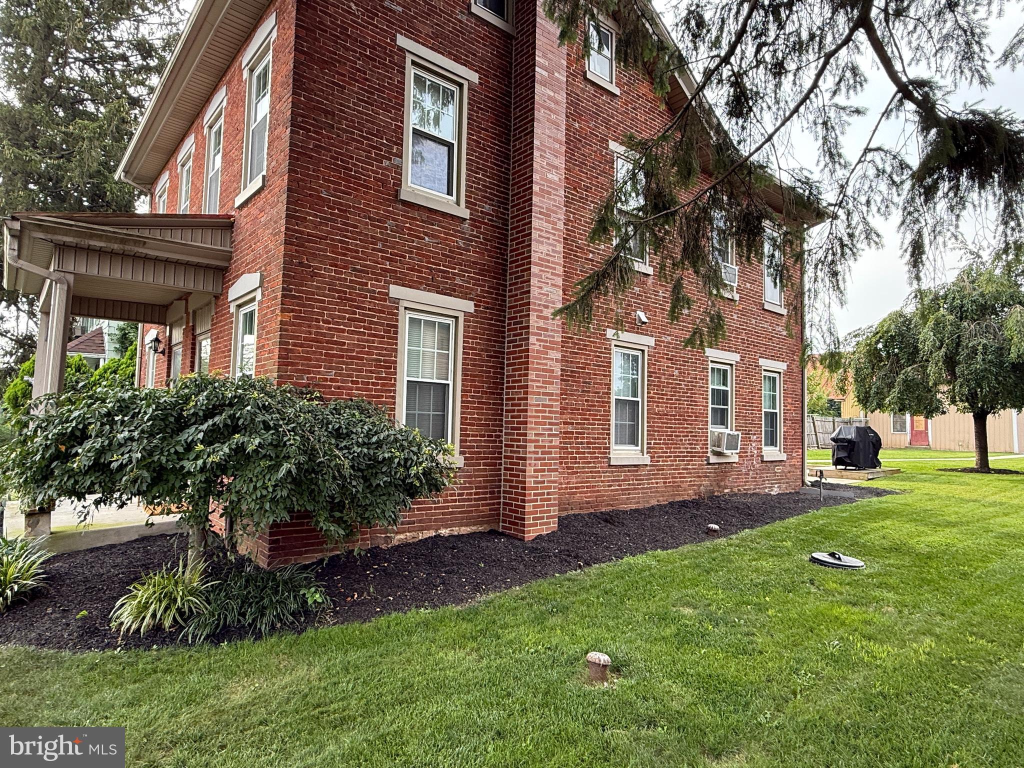 60 W CHURCH ROAD