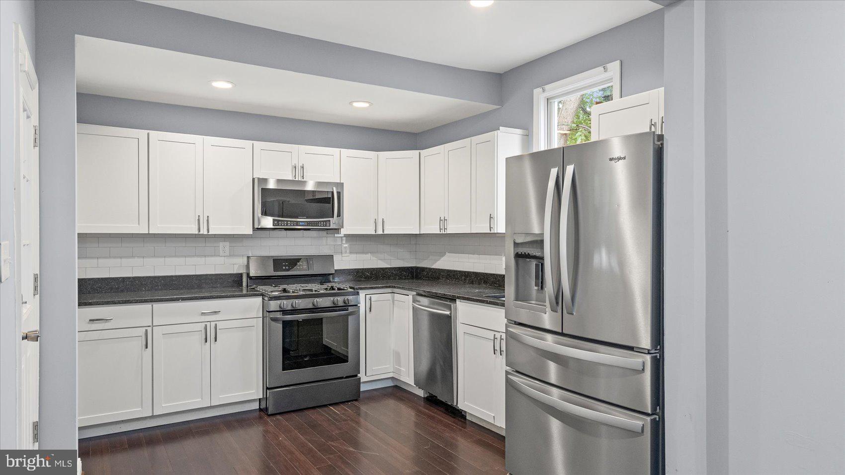 HOWARD PARK - Residential