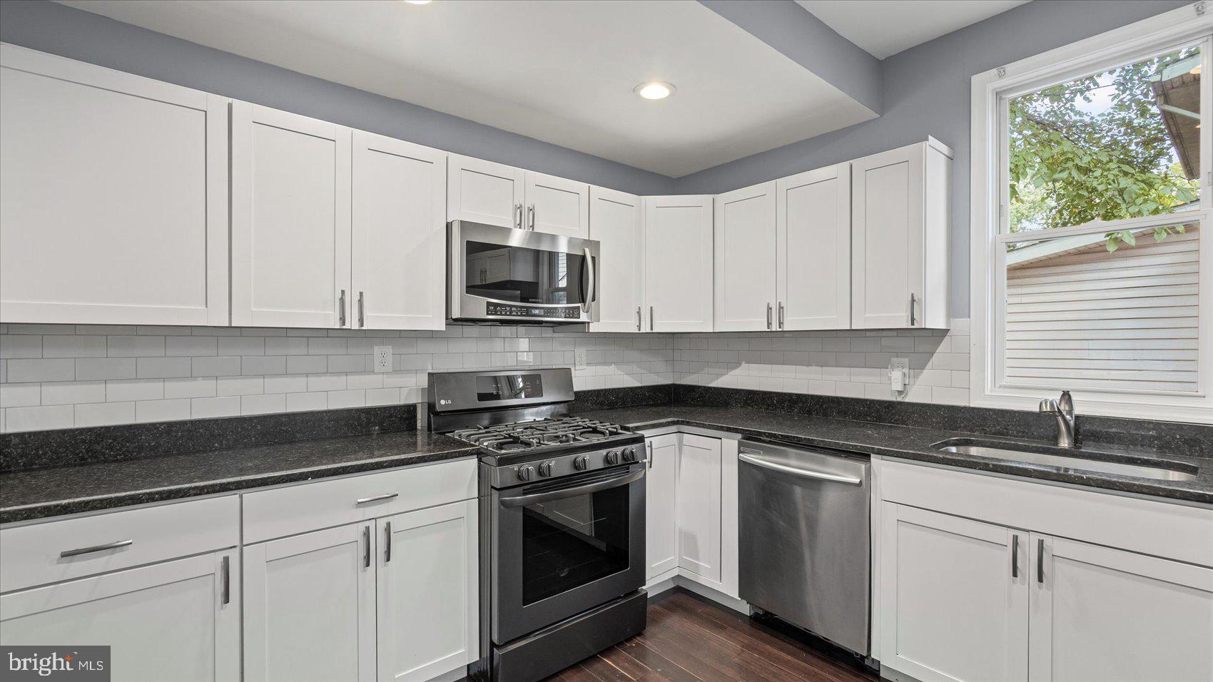 HOWARD PARK - Residential