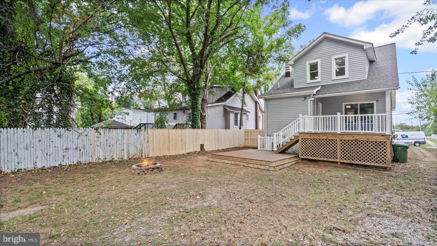 HOWARD PARK - Residential