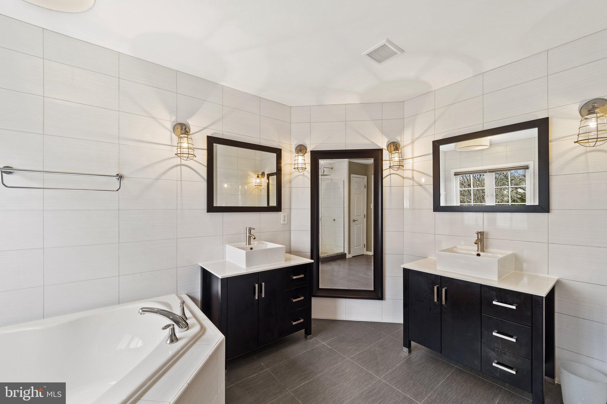 LOCHEWOOD - Residential