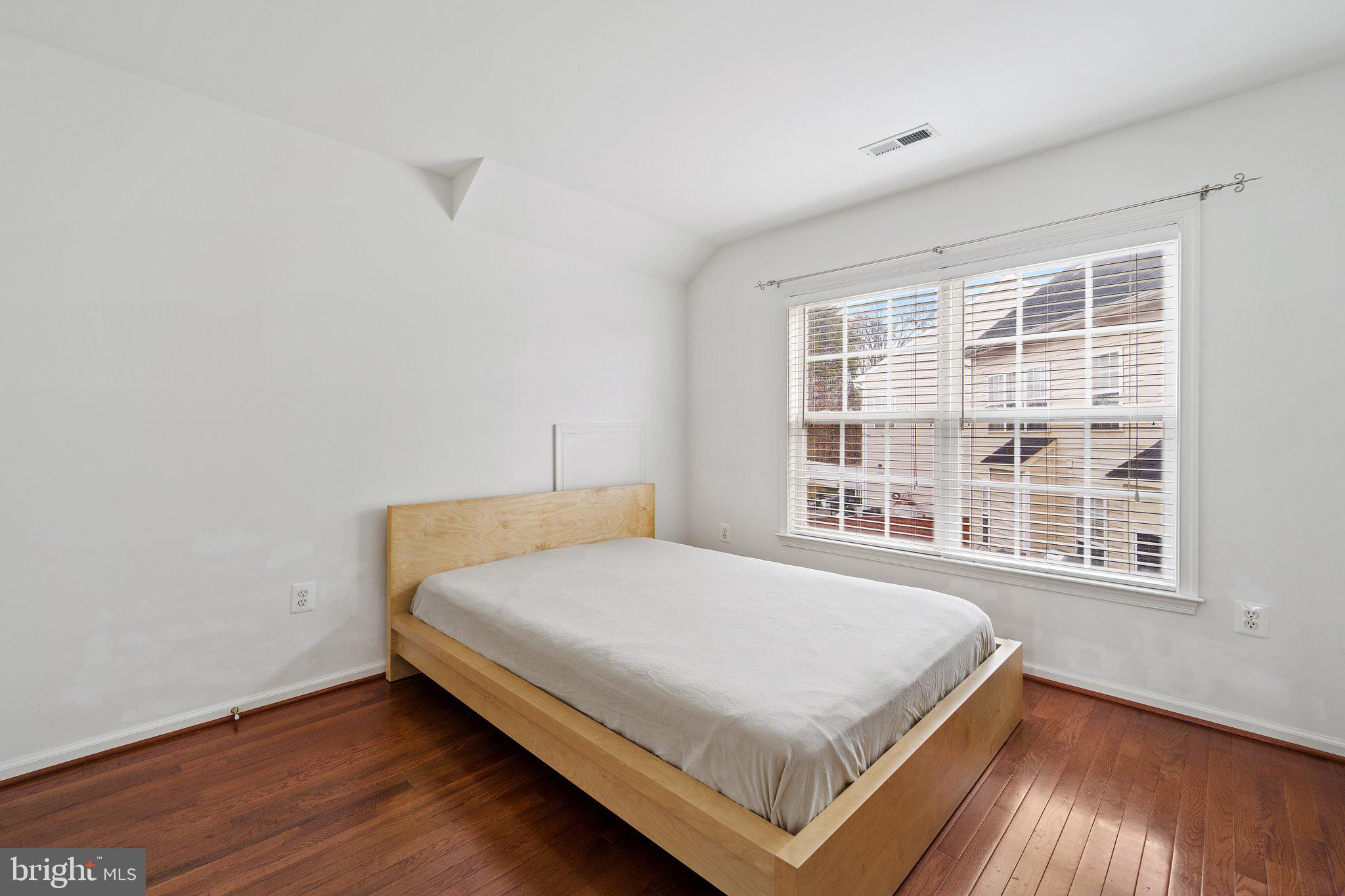 LOCHEWOOD - Residential