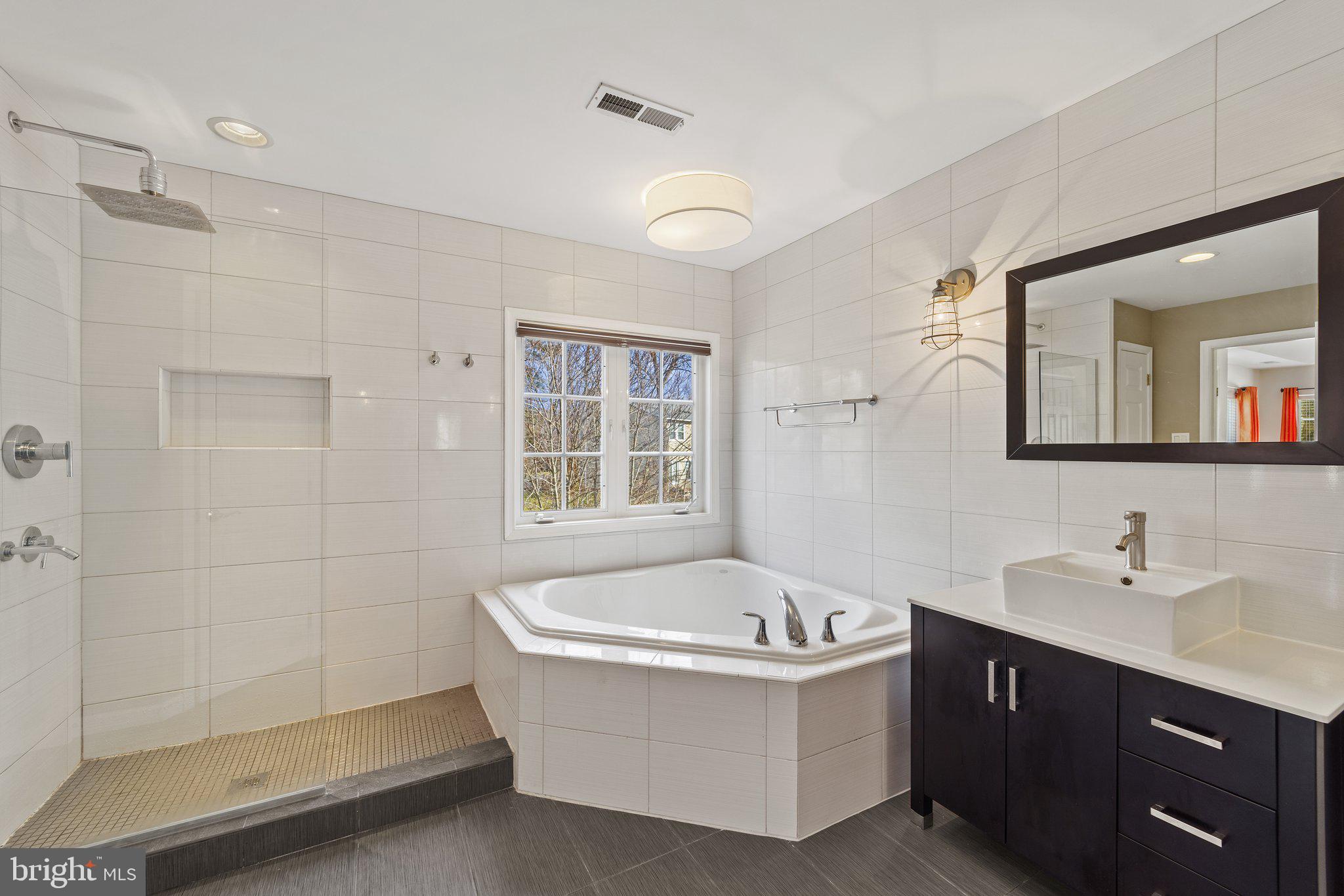 LOCHEWOOD - Residential