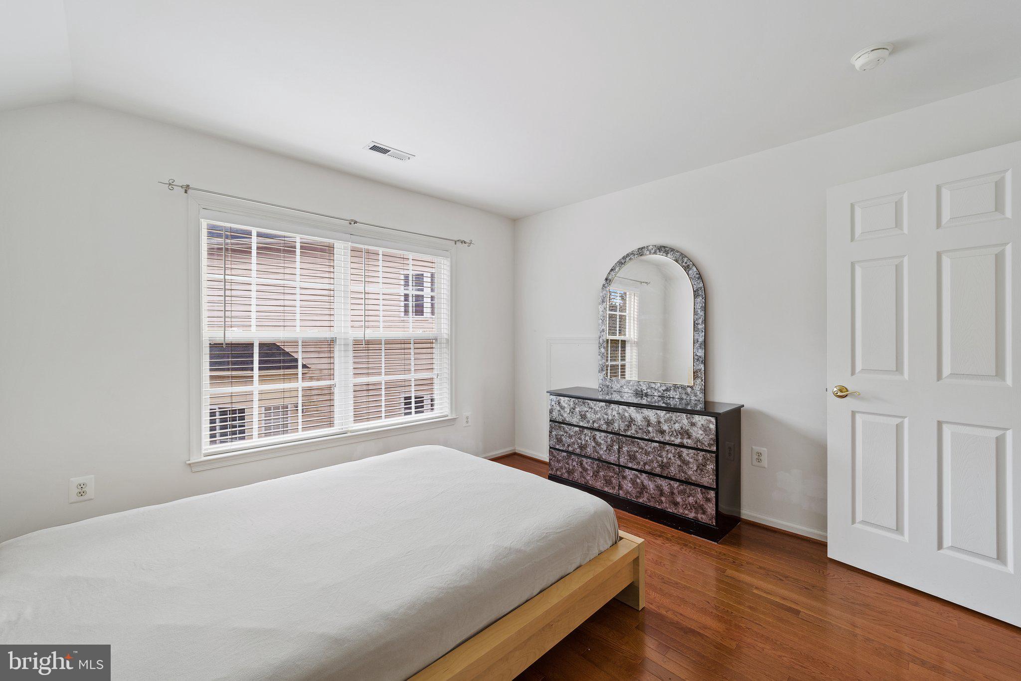 LOCHEWOOD - Residential