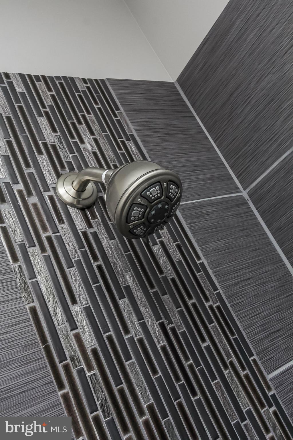 KENSINGTON - Residential