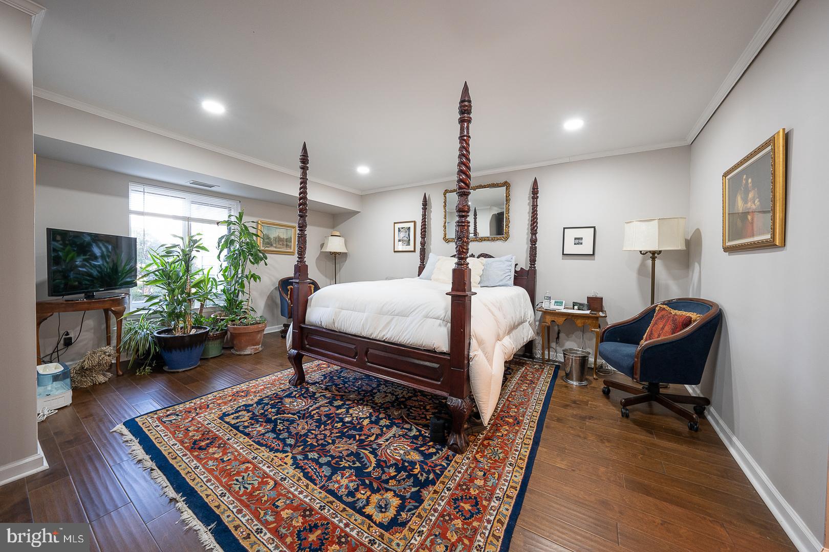 OAK HILL ESTATES - Residential Lease