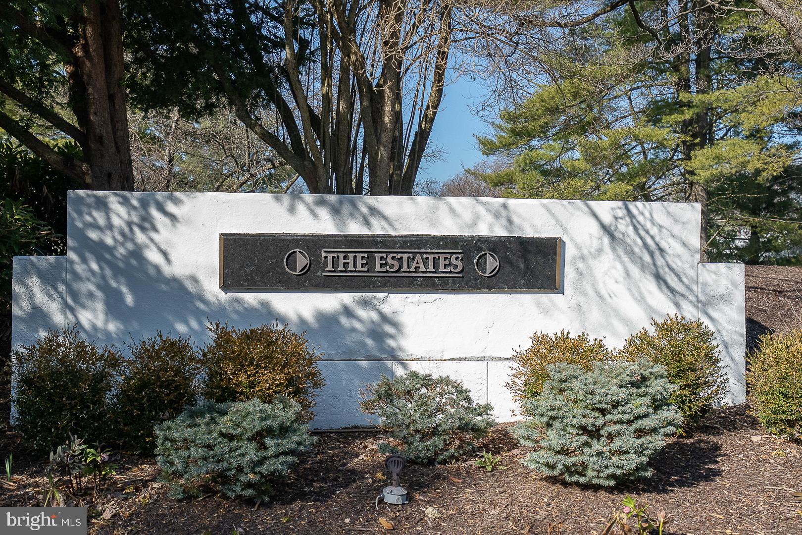 OAK HILL ESTATES - Residential Lease