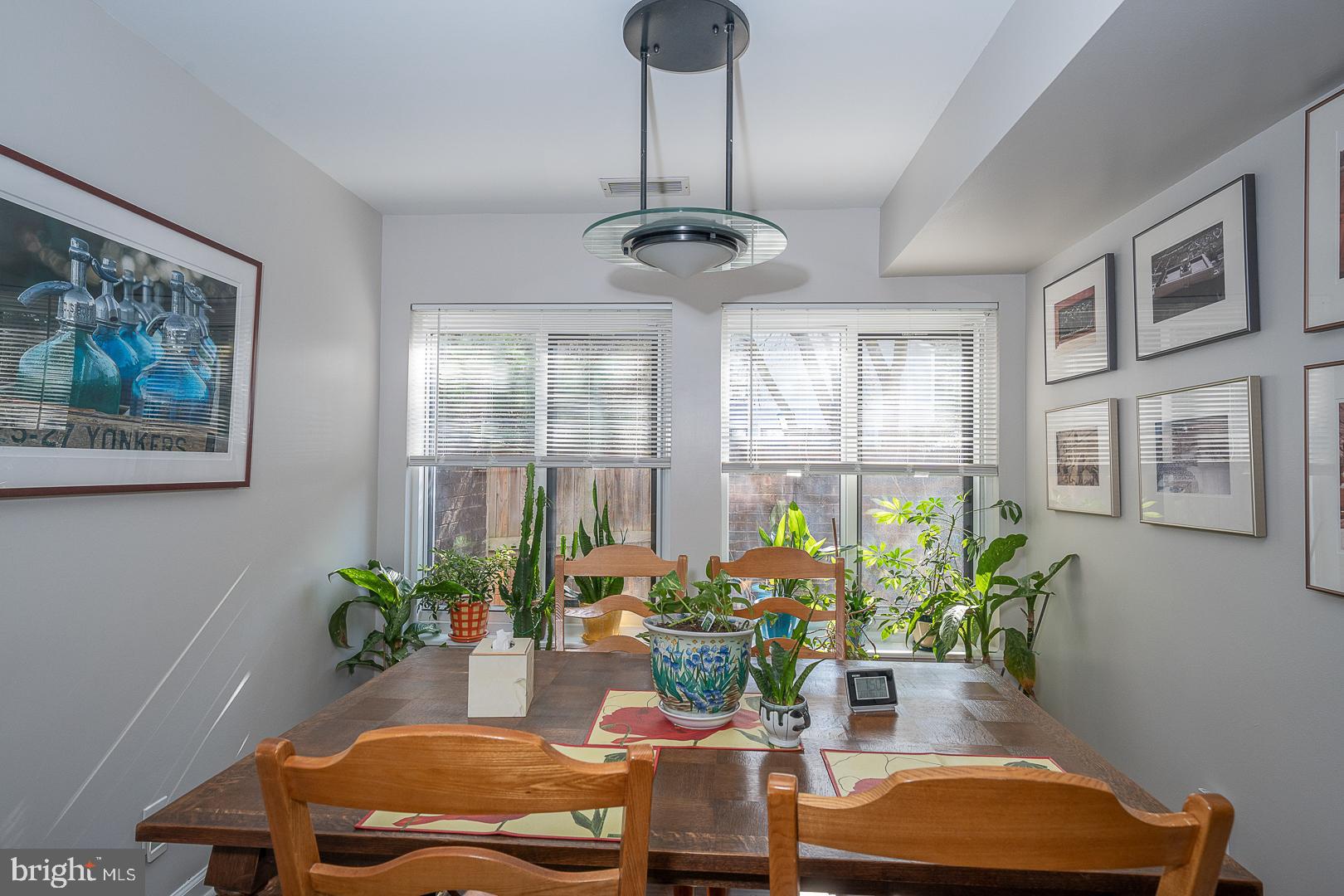 OAK HILL ESTATES - Residential Lease