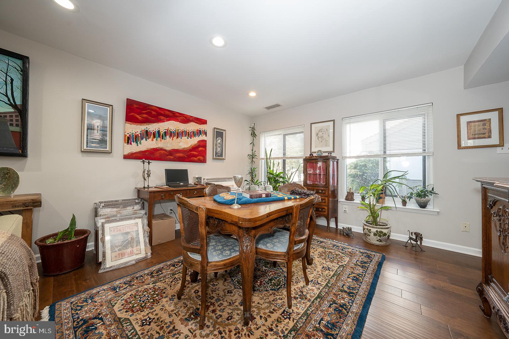 OAK HILL ESTATES - Residential Lease