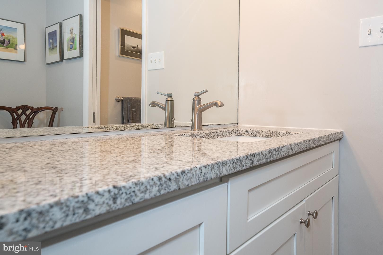 OAK HILL ESTATES - Residential Lease