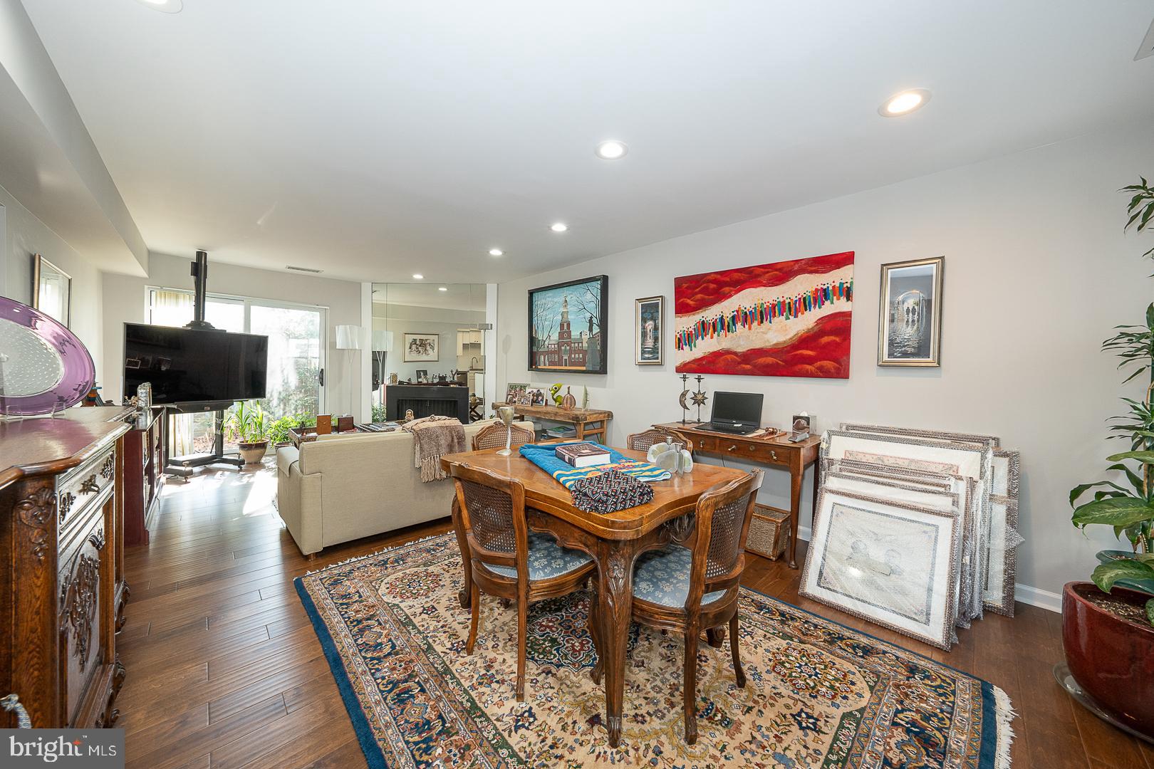 OAK HILL ESTATES - Residential Lease