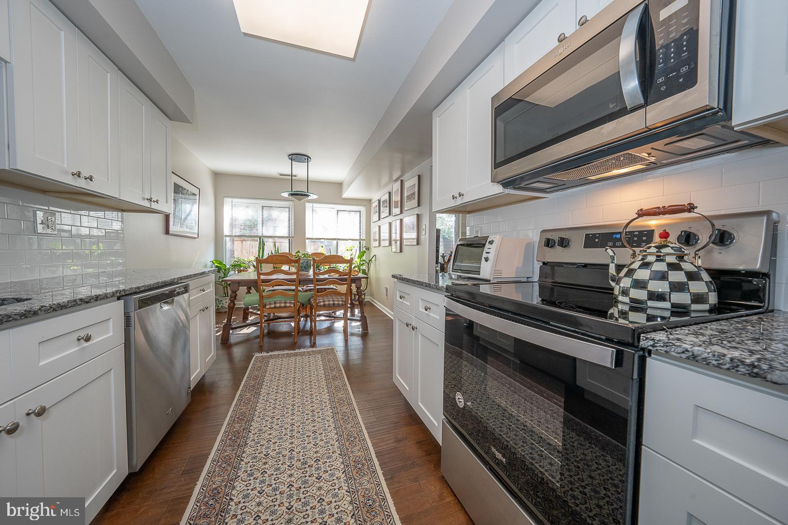 OAK HILL ESTATES - Residential Lease