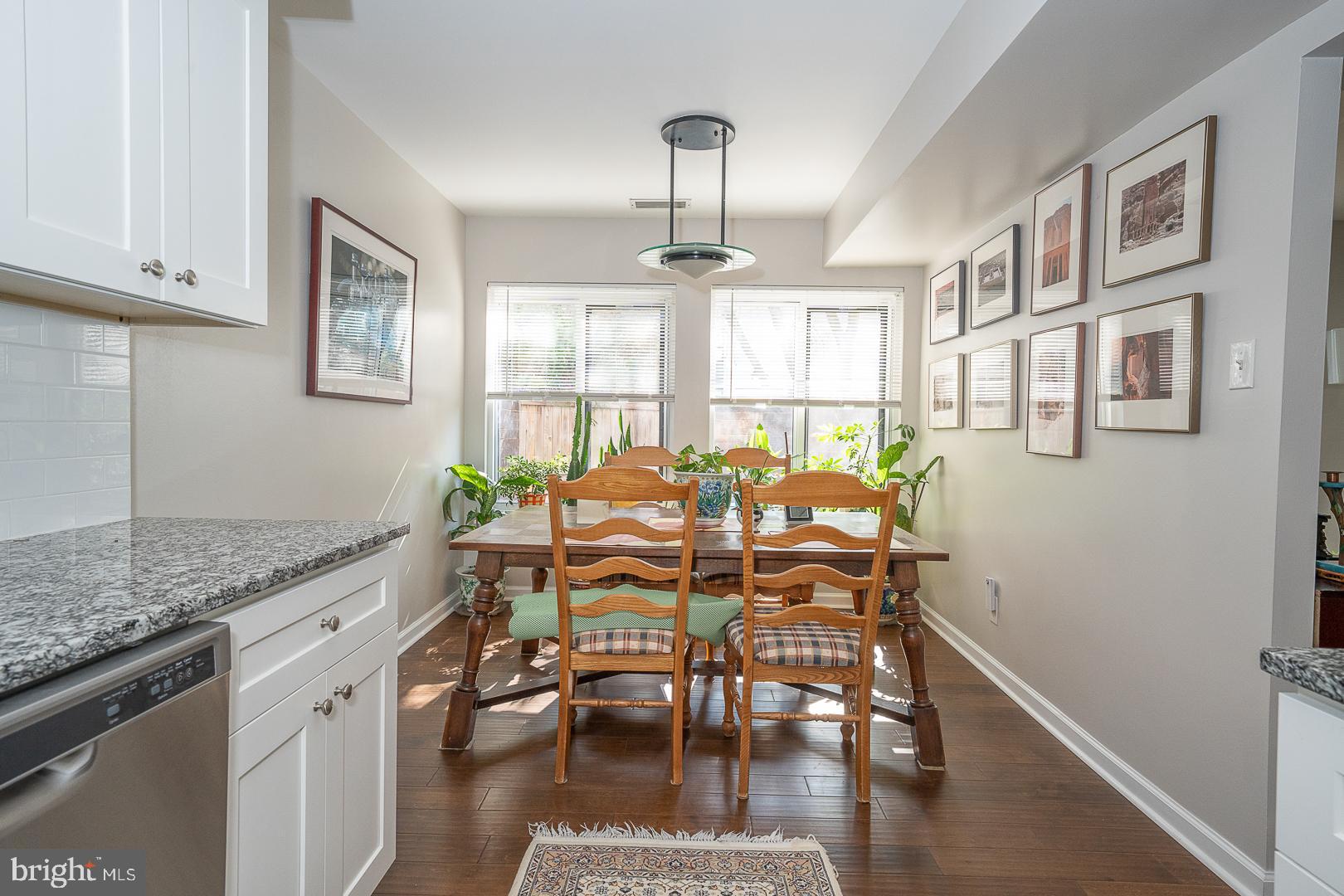 OAK HILL ESTATES - Residential Lease