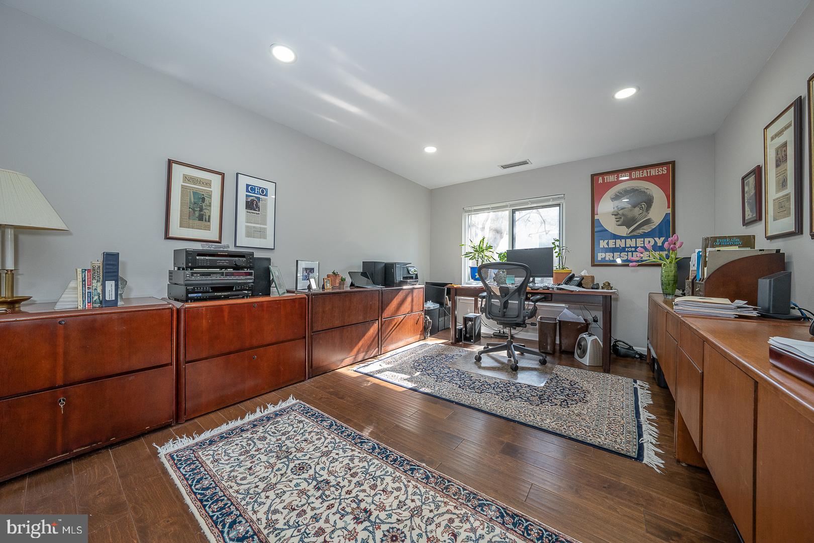 OAK HILL ESTATES - Residential Lease