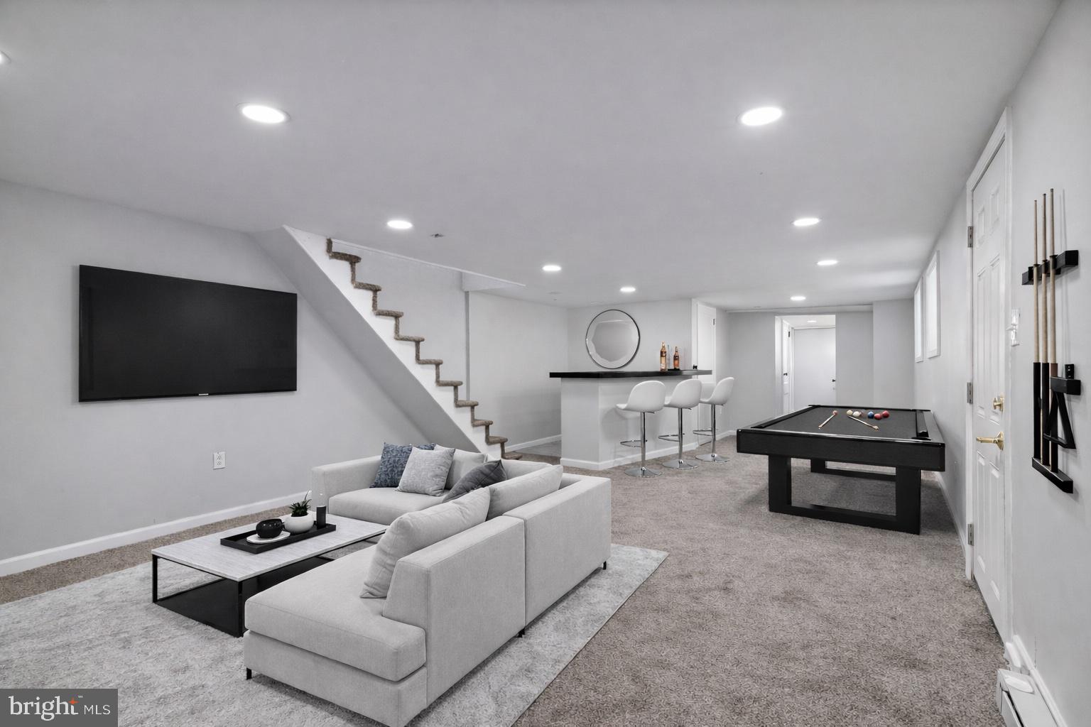 WEST OAK LANE - Residential