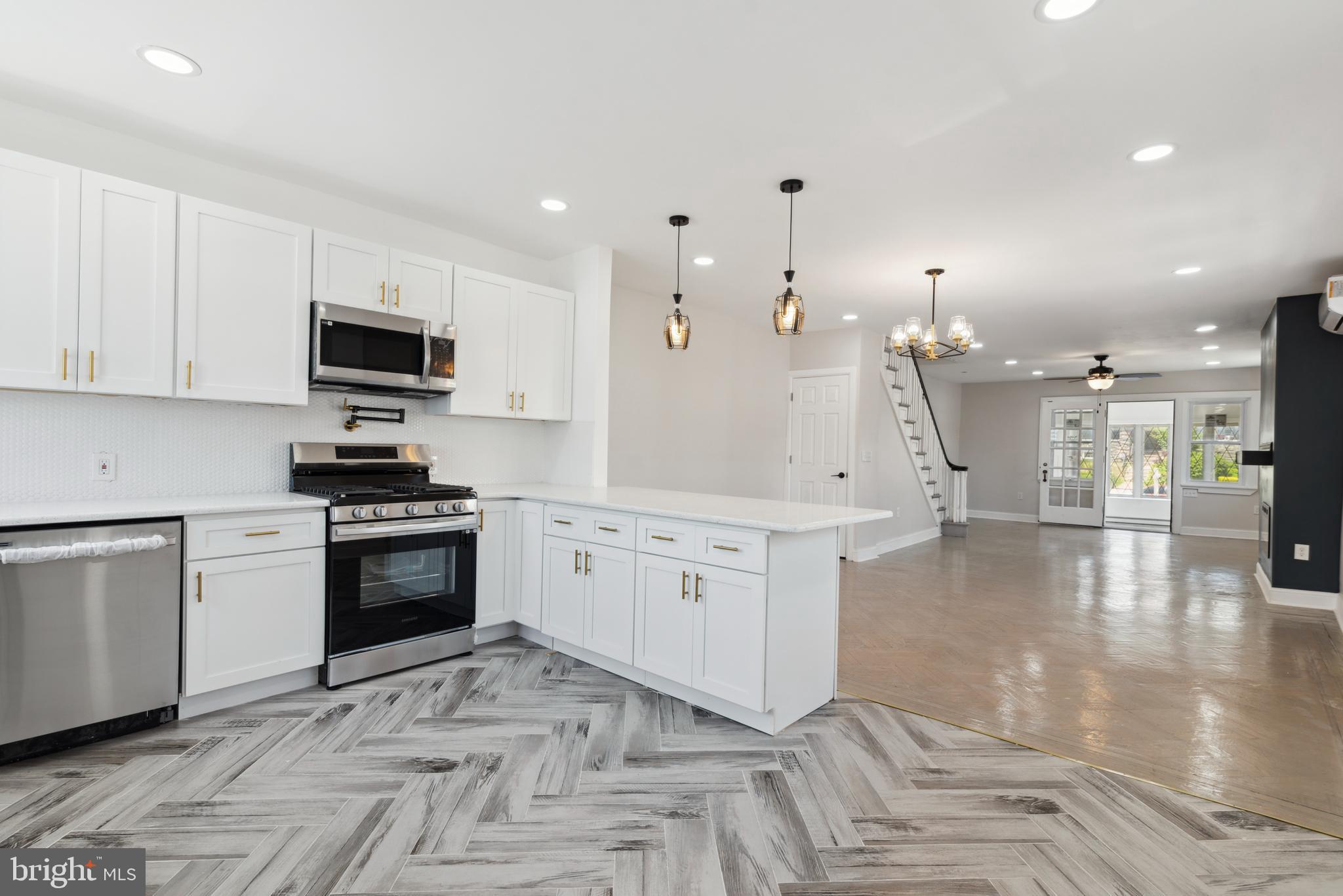 WEST OAK LANE - Residential