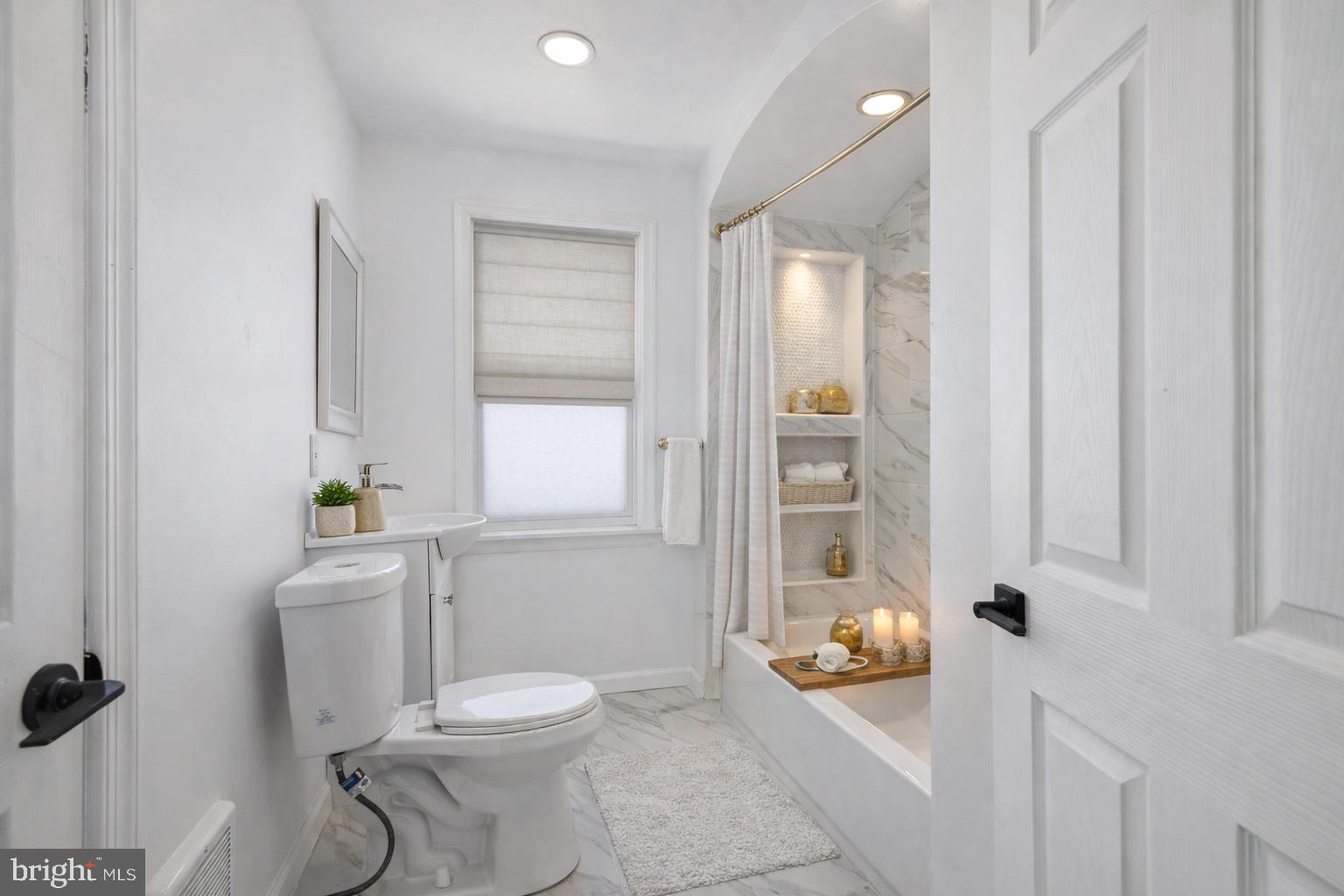 WEST OAK LANE - Residential